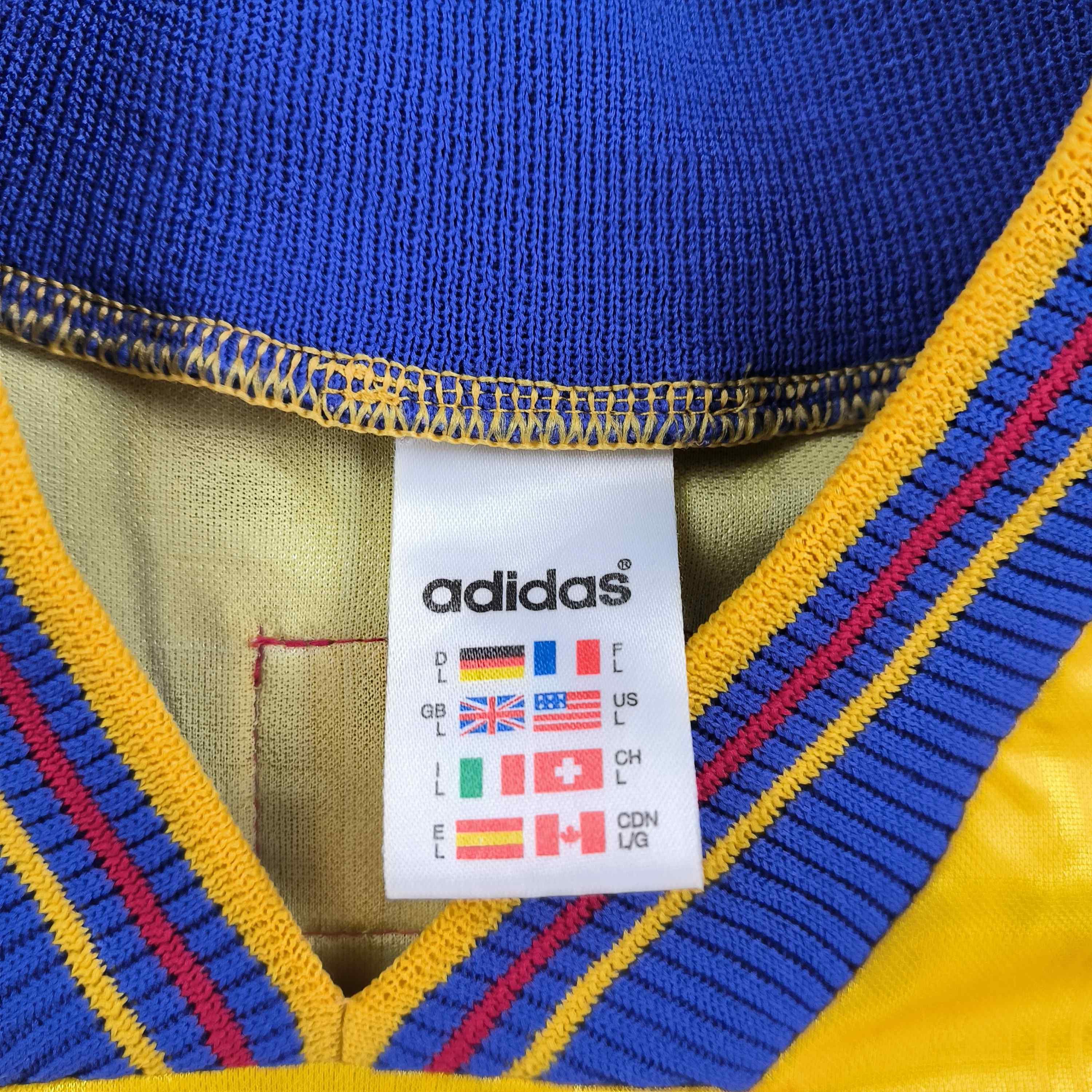 Adidas Sweden 1996-98 Adidas home football jersey shirt size L Size US L / EU 52-54 / 3 - 4 Thumbnail