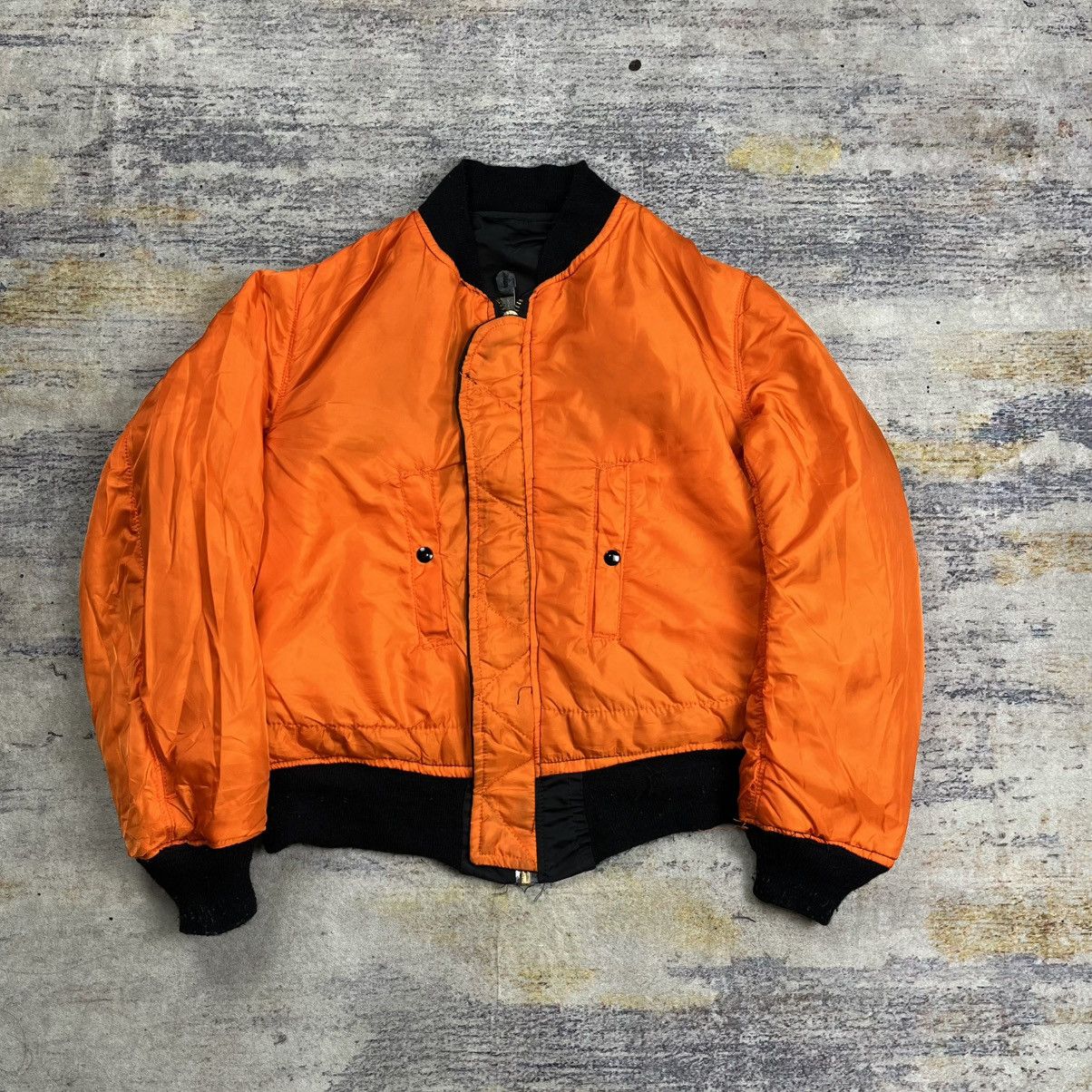 Alpha Industries Vintage 90s Alpha industries Ma-1 bomber flight jacket Size US M / EU 48-50 / 2 - 3 Thumbnail