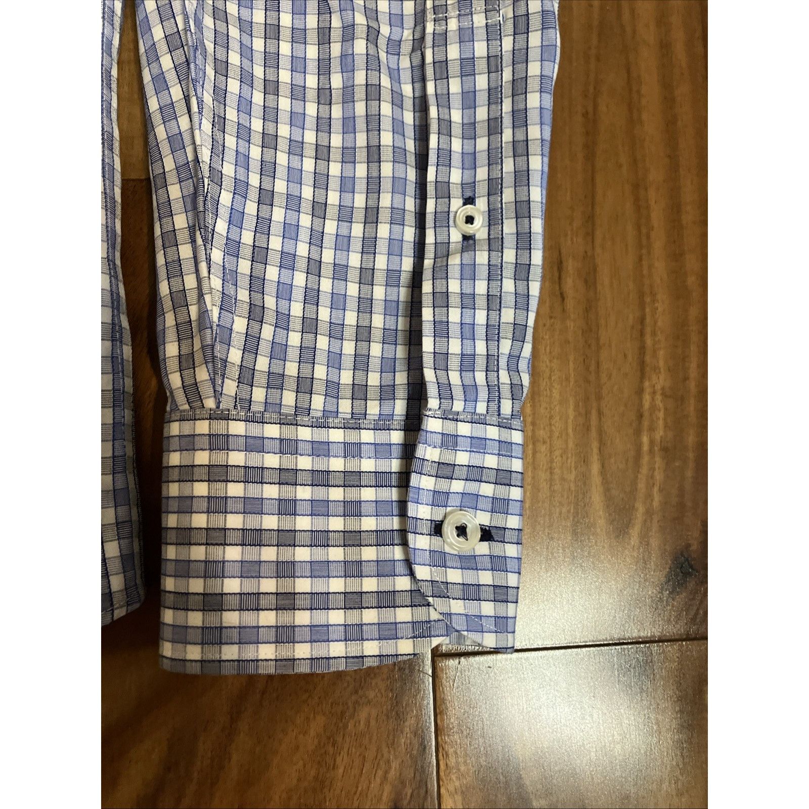 UNTUCKit UNTUCKit Shirt Mens Medium REGULAR Fit Wrinkle Free Button Size US M / EU 48-50 / 2 - 23 Thumbnail