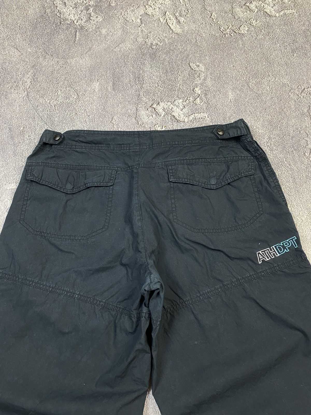 Nike Vintage 2000s Nike Navy 3/4 Shorts Y2K Streetwear Size US 33 - 8 Thumbnail