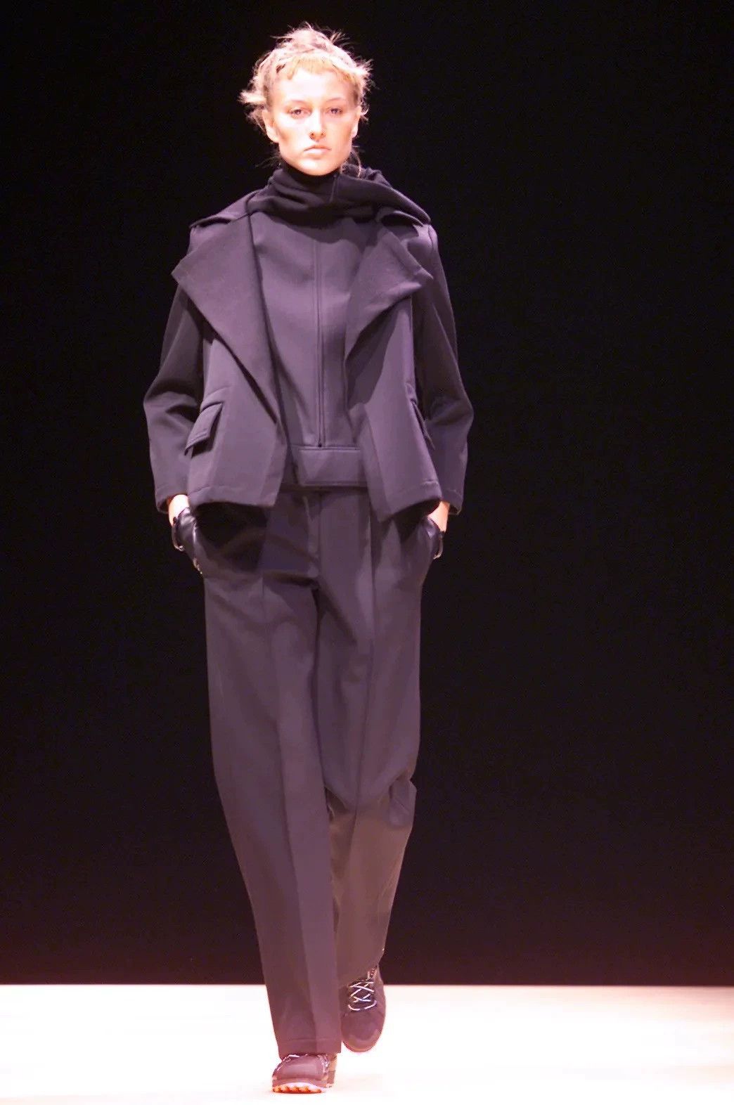 Yohji Yamamoto Yohji Yamamoto 01AW Vintage Distressed Short Overcoat Size S / US 4 / IT 40 - 1 Thumbnail