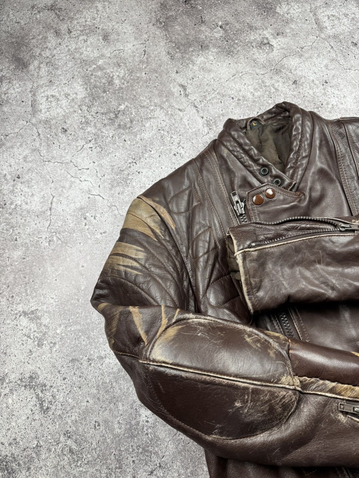 Vintage VINTAGE 80S BROWN BIKER RAMONES FADED RACING LEATHER JACKET Size US L / EU 52-54 / 3 - 9 Thumbnail