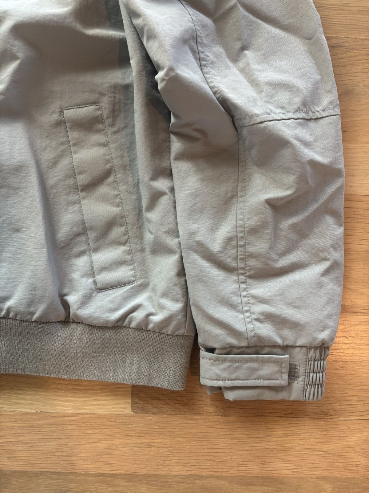 Tommy Hilfiger Tommy Hilfiger Light Grey Flag Light Bomber Jacket Size US L / EU 52-54 / 3 - 5 Thumbnail