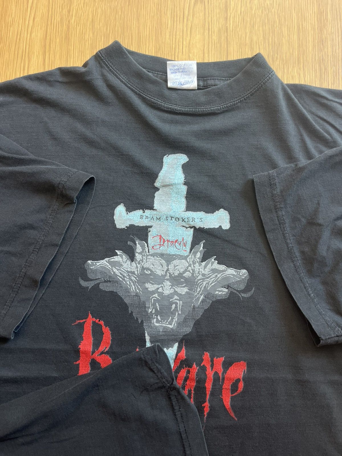 Arts & Science Vtg Dracula Beware Film 1992’s by Columbia Pictures Tshirt Size US XL / EU 56 / 4 - 7 Thumbnail