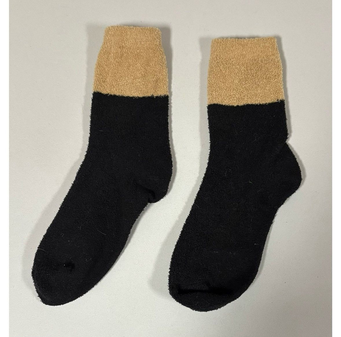 Vintage Black Tan Solid Plush Fuzzy Winter Socks O/S NWOT 🪾 #winter Size ONE SIZE - 2 Thumbnail
