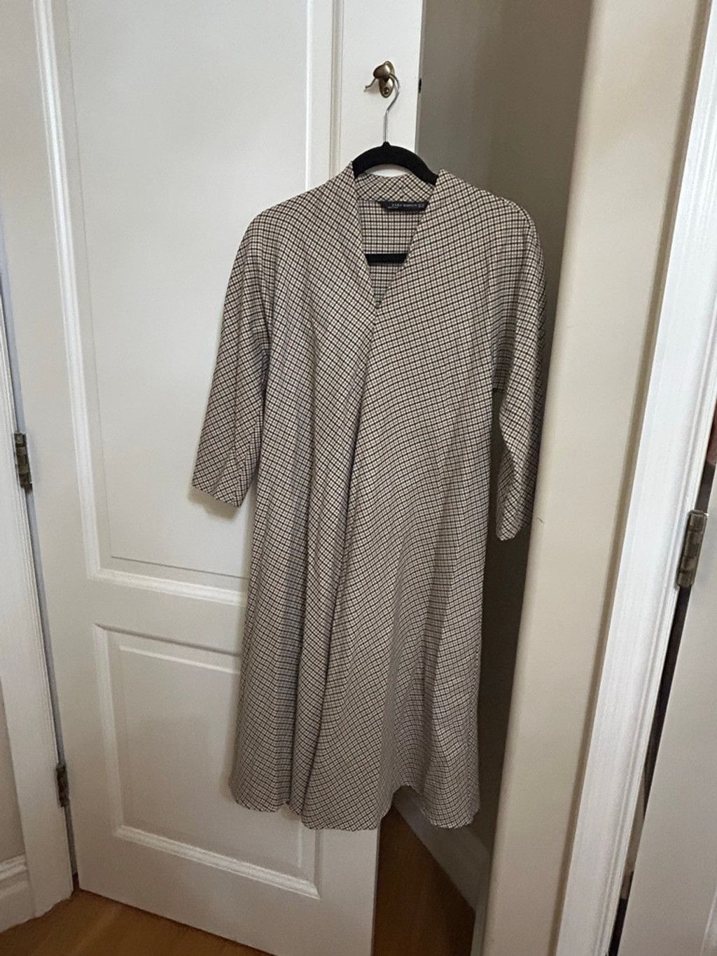 Zara Women's Zara Plaid V-Neck Midi Dress Size XS / US 0-2 / IT 36-38 - 7 Thumbnail