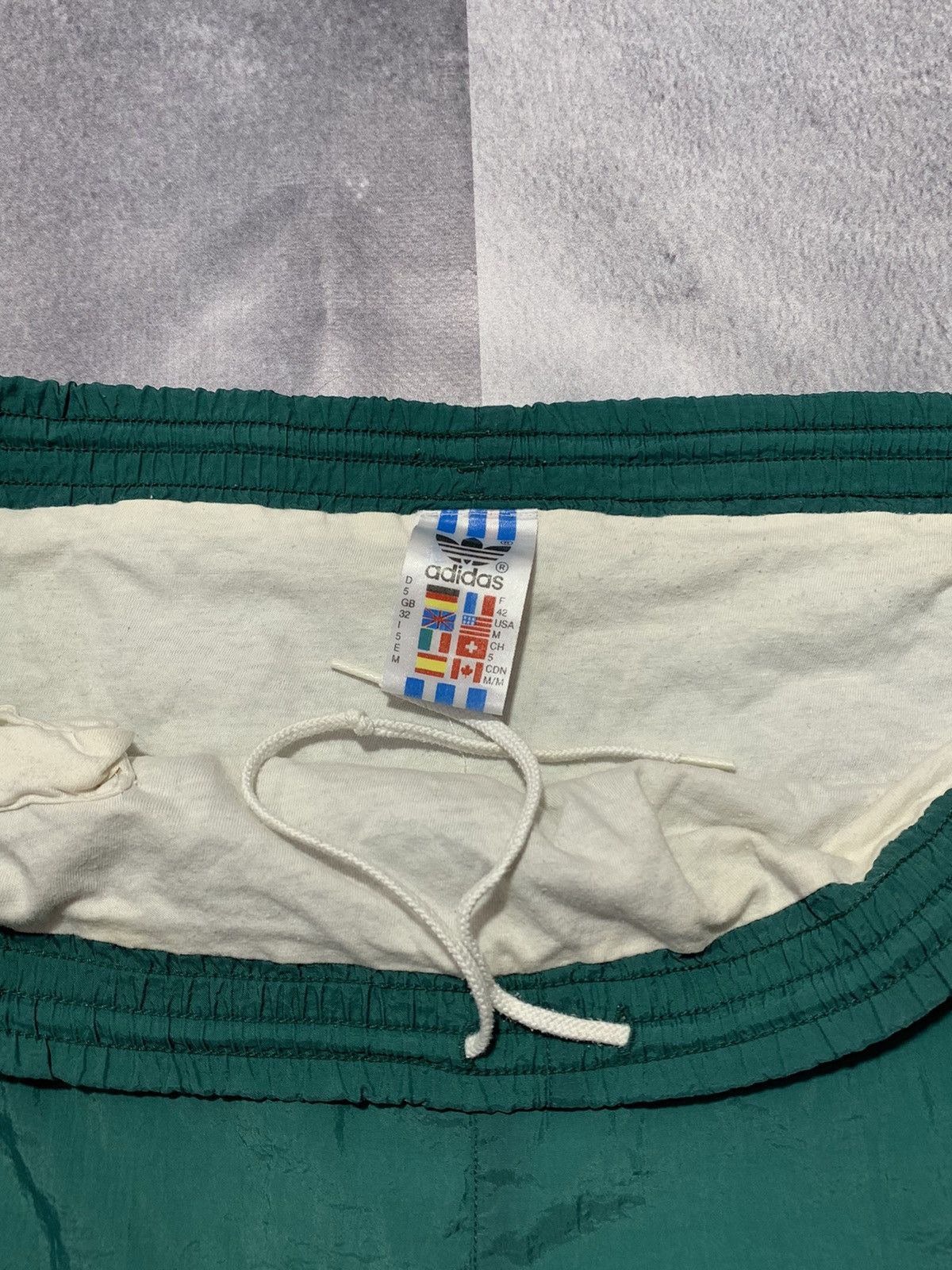 Adidas × Vintage Vintage Adidas 90s shorts streetwear style size M Size US 32 / EU 48 - 3 Thumbnail