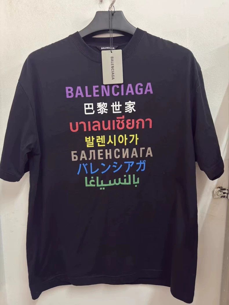 Balenciaga Balenciaga Seven-language short sleeves Size US S / EU 44-46 / 1 - 1 Thumbnail