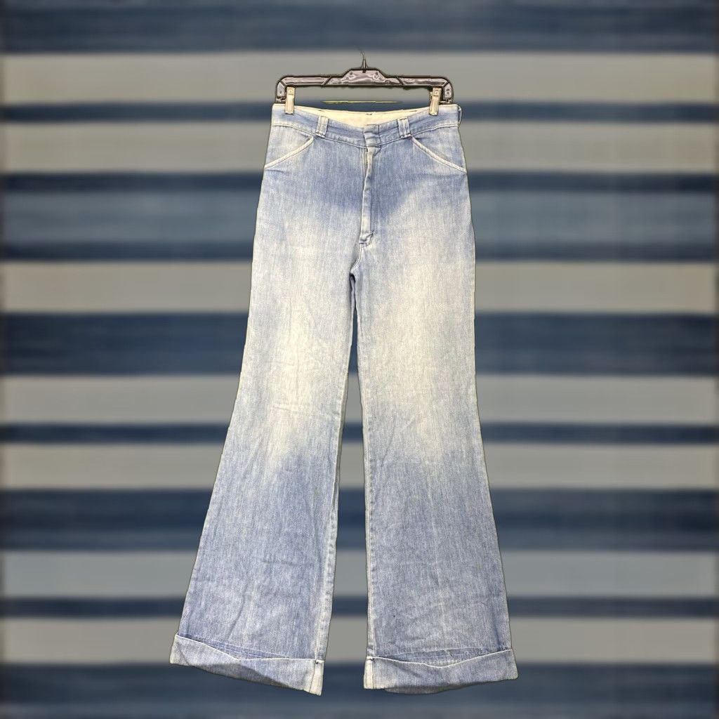 Wrangler VINTAGE Wrangler Bell Bottom Jeans Womens 31x34 70s Flare Low Rise Light Wash Blue Cotton Wrangler Jeans Womens 31x34 70s Bell Bottom Flare Vintage Size 24" / US 00 / IT 34 - 1 Thumbnail