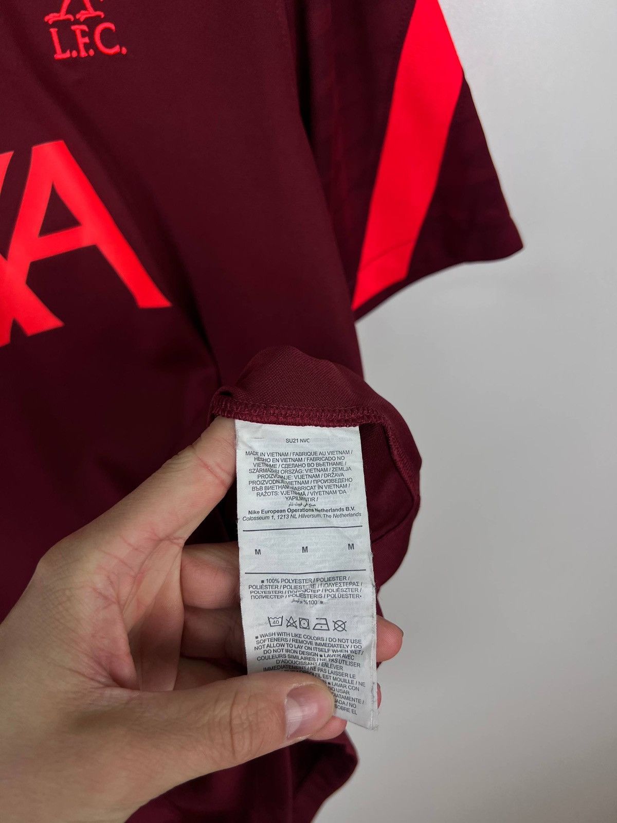 Nike Liverpool Nike jersey t-shirts size M Size US M / EU 48-50 / 2 - 4 Thumbnail