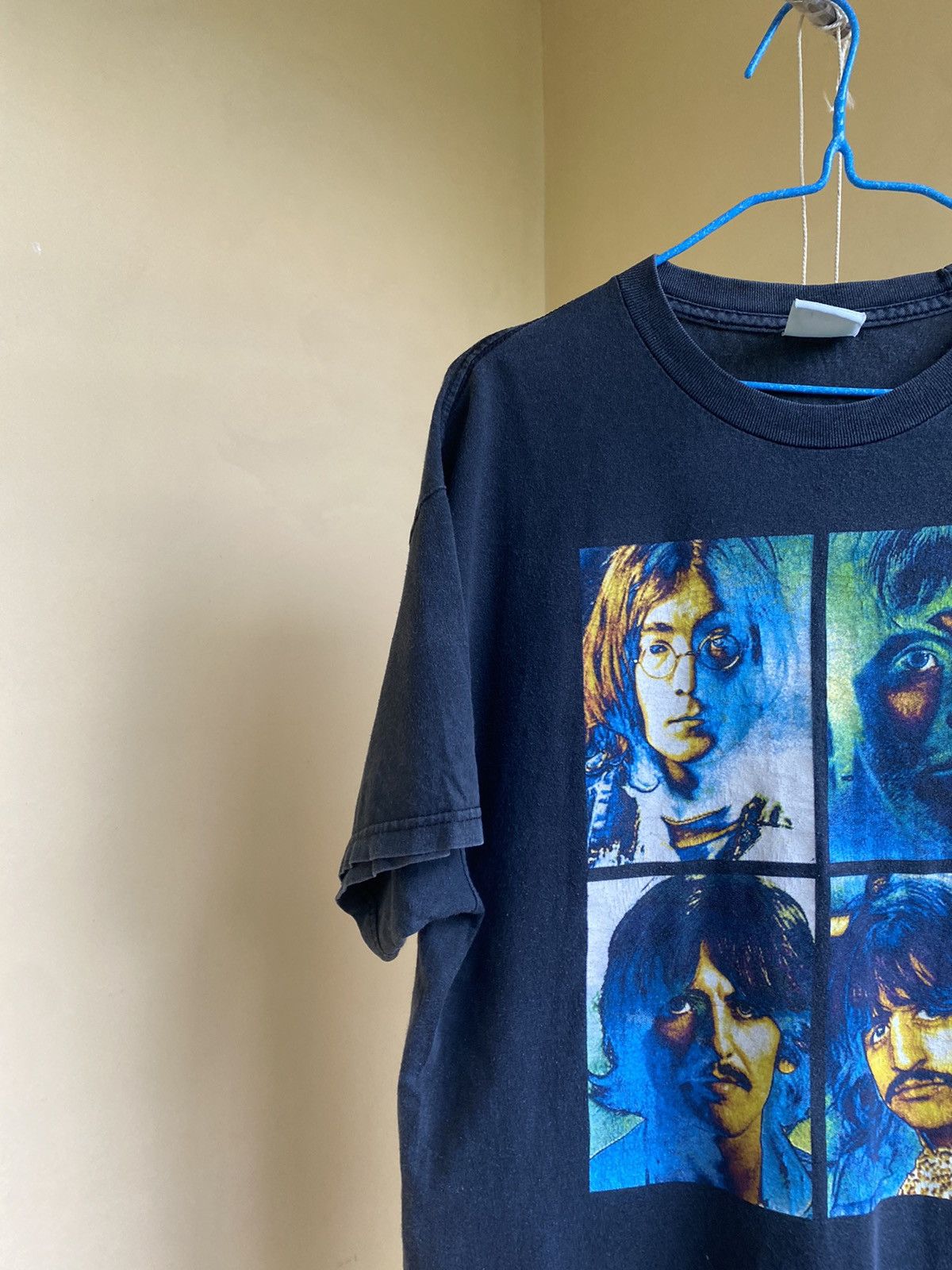 Band Tees × Vintage Vintage 2005 The Beatles Sun Faded Band T-shirt Size US L / EU 52-54 / 3 - 2 Thumbnail