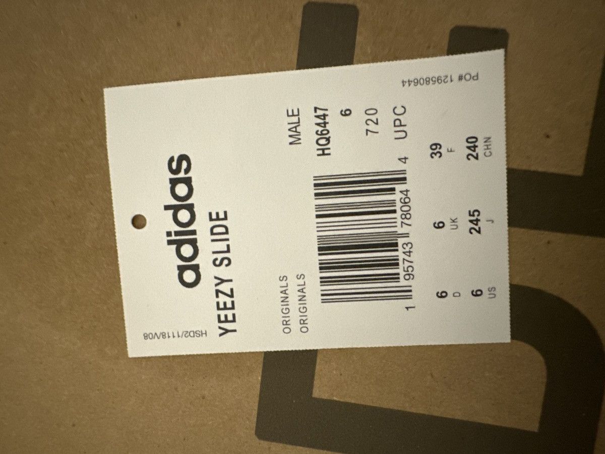 Yeezy Yeezy Slide Green Glow Size US 6 / EU 39 - 9 Thumbnail