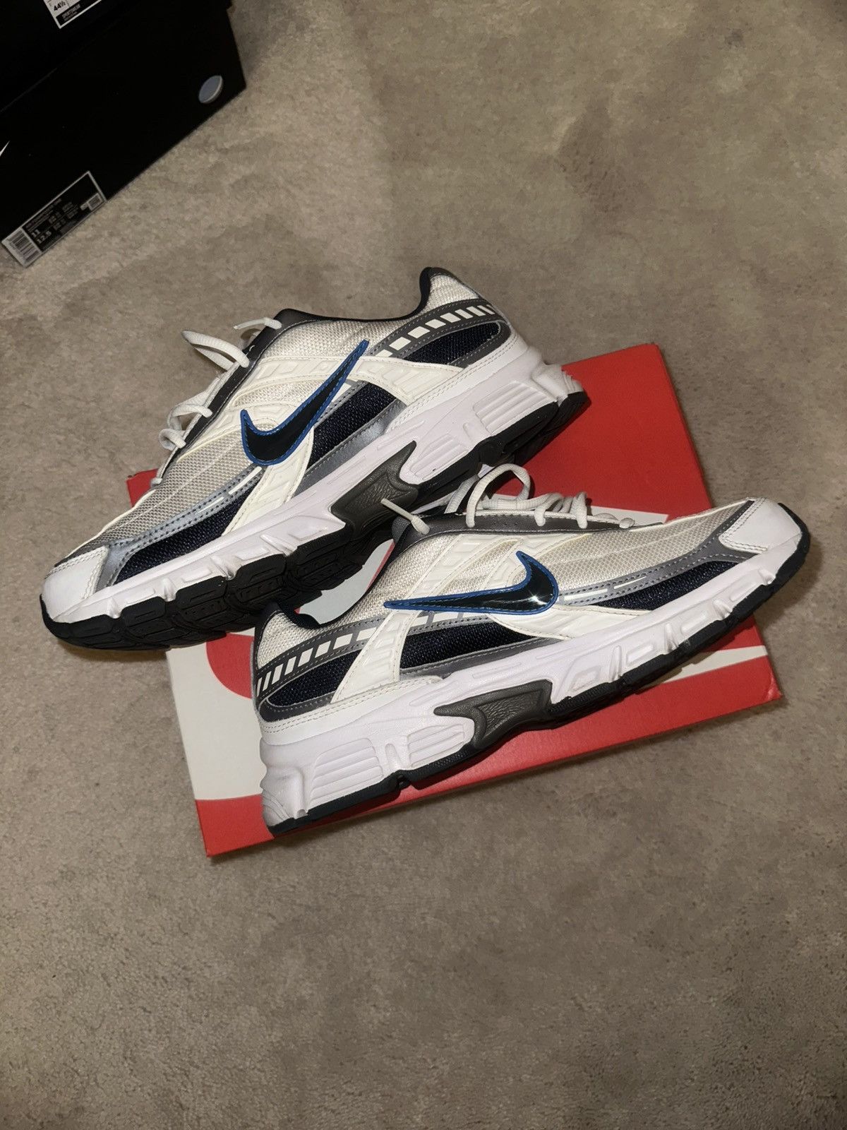 Nike Nike Initiator White/Navy – Size 10.5 Size US 10.5 / EU 43-44 - 3 Thumbnail