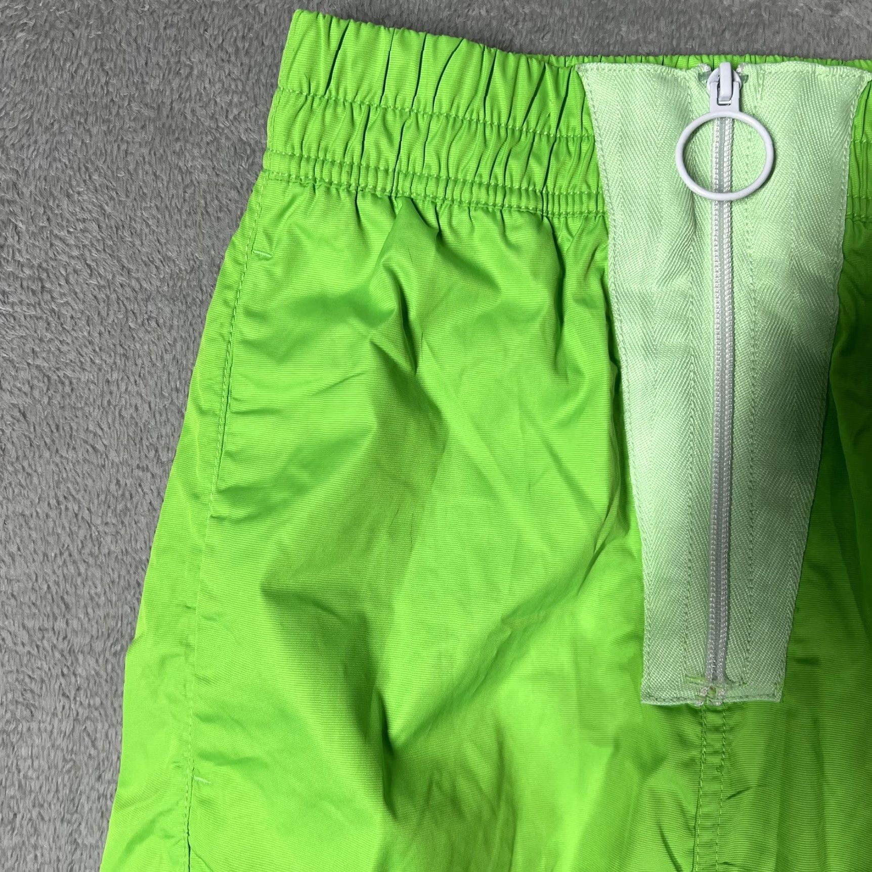 Nike Nike Sportswear NSW Women's XS 24” Waist CT0880-398 Neon Green Trousers EUC Size 26" / US 2 / IT 38 - 3 Thumbnail