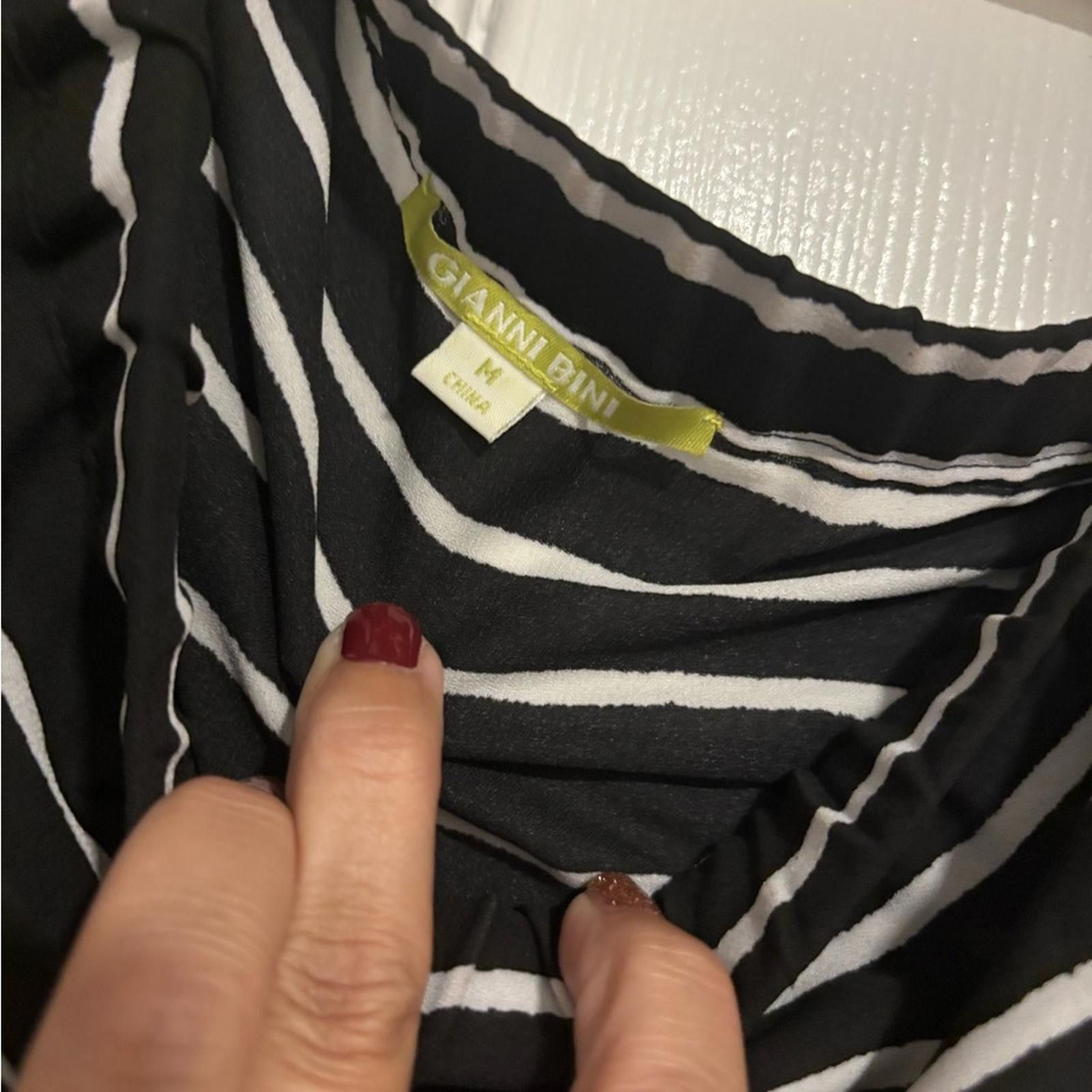 Other Gianni Bini Black and White Striped Blouse Size M / US 6-8 / IT 42-44 - 2 Thumbnail