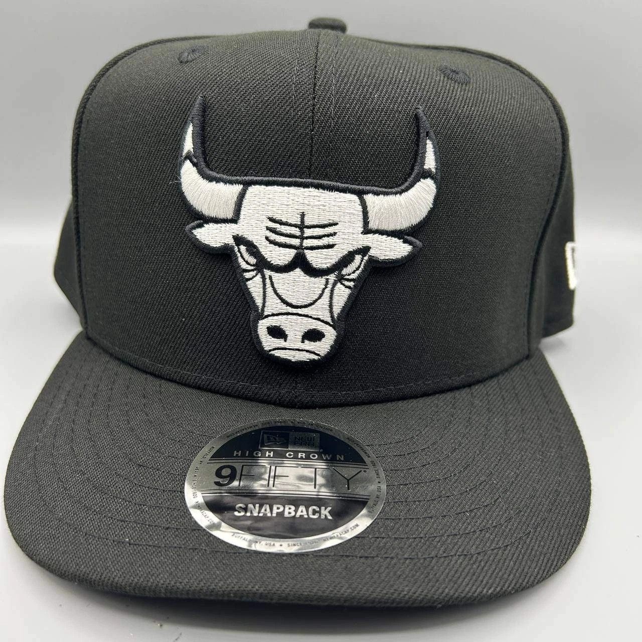 New Era Chicago Bulls Hat Men Black Snap Back Cap New High Crown Size ONE SIZE - 1 Thumbnail