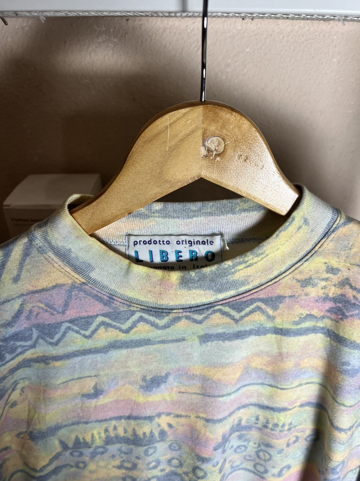 Libero Rare 90s LIBERO Italian Abstract Pattern AOP T-Shirt Vintage Size US XS / EU 42 / 0 - 5 Thumbnail