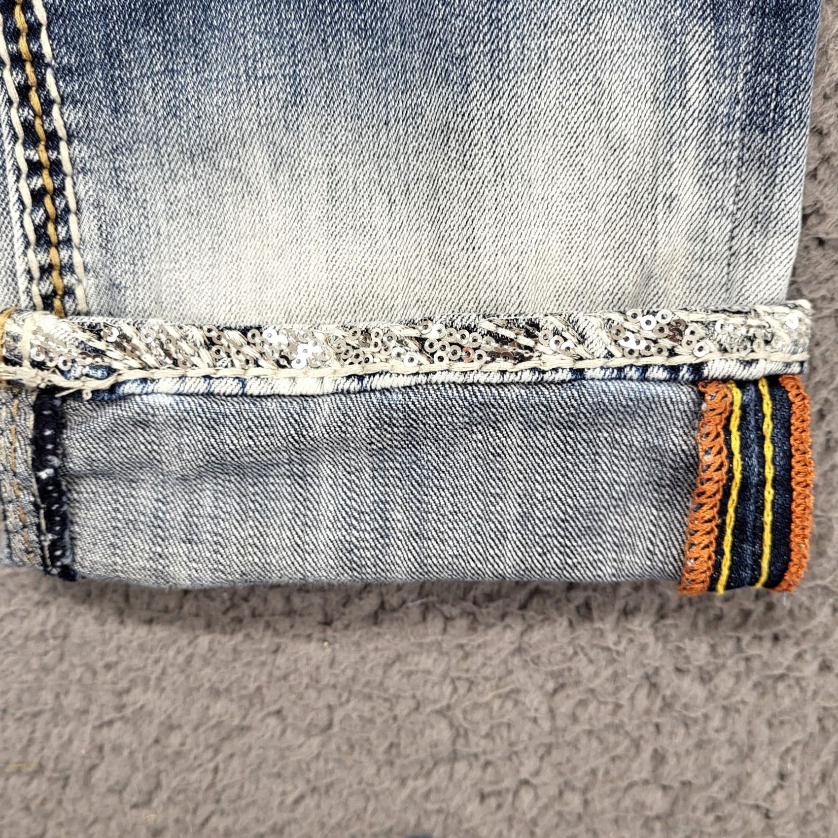 Vintage Rock Revival Capri Womens 31 Denim Embroidered Bedazzled Aroa Capris 5-Pocket Buckle Bke Jeans Blue Short/Medium Sized Womens Size ONE SIZE - 7 Thumbnail