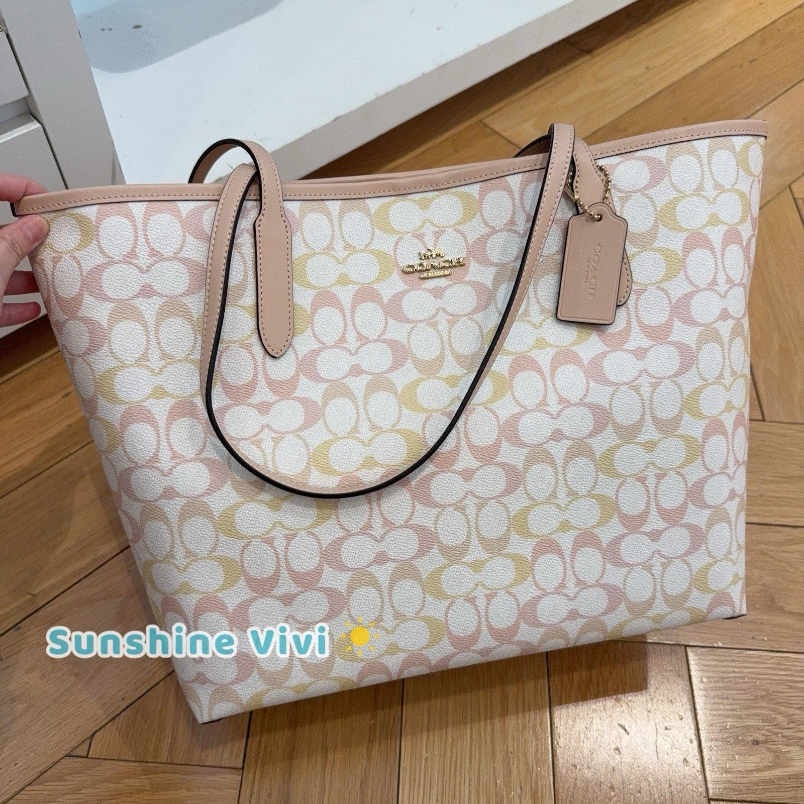 Coach NWT Coach City Tote Bag Pretty Canvas CDZ04 Chalk/Pink Size ONE SIZE - 1 Thumbnail