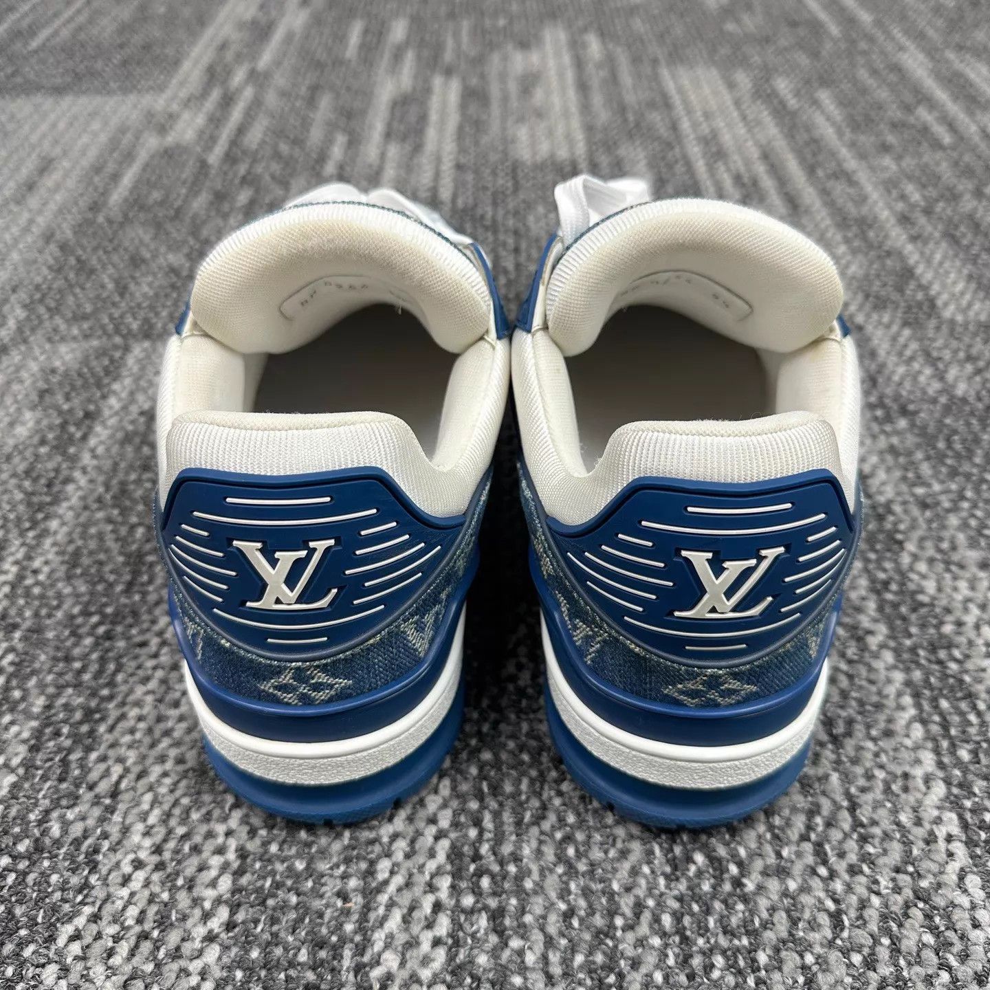 Louis Vuitton Louis Vuitton Trainer Blue White Denim 43.5 Near Mint Size US 10.5 / EU 43-44 - 3 Thumbnail