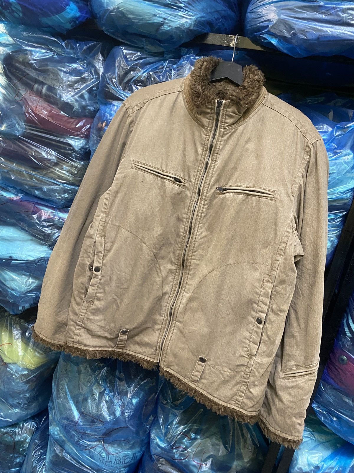 Chevignon Vintage Chevignon Faux-Suede Fleece Lined Jacket Made China Size US M / EU 48-50 / 2 - 2 Thumbnail