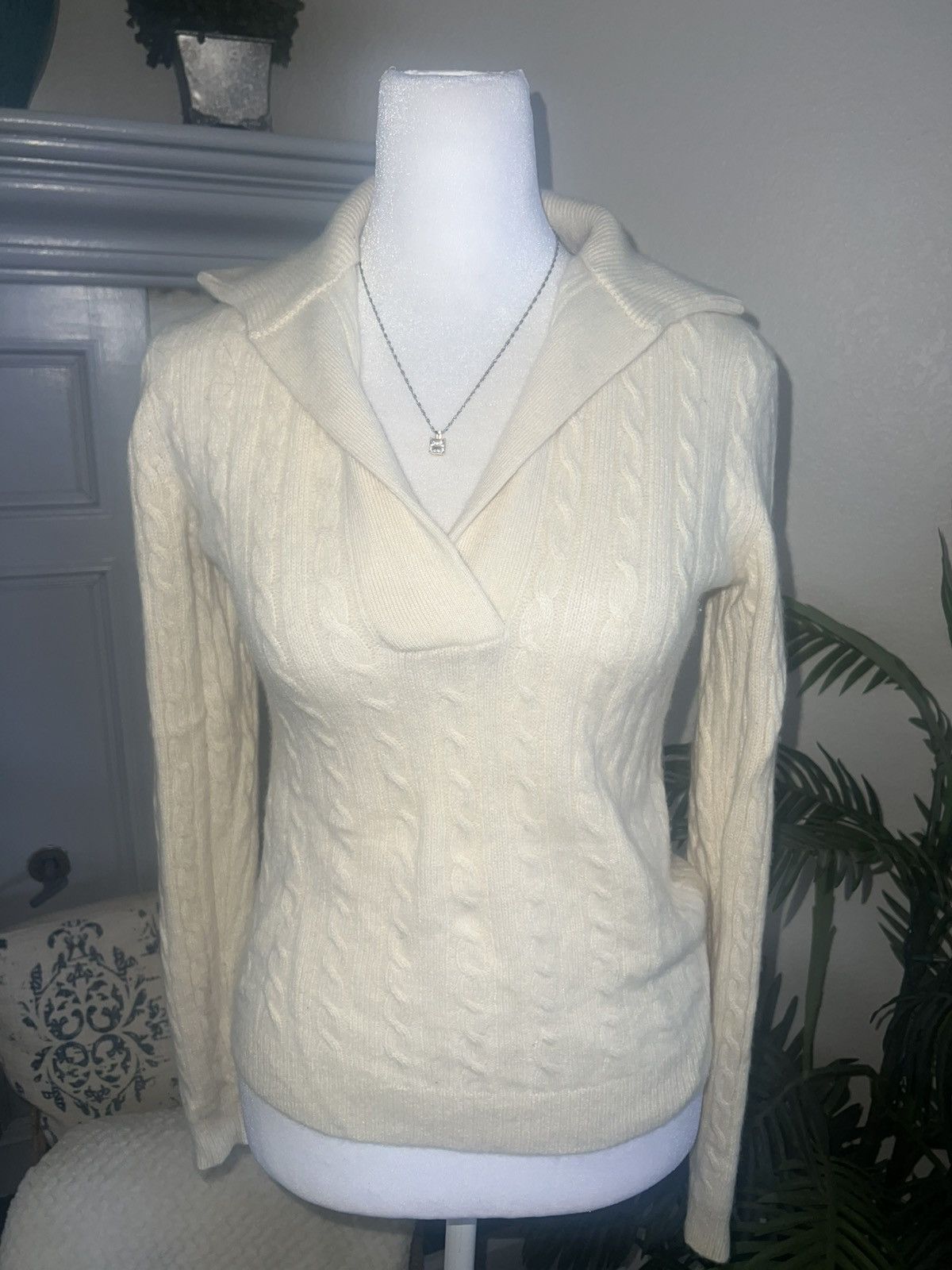 Lauren Ralph Lauren Lauren Ralph Lauren 100% Cashmere Cable Knit Sweater XS Size XS / US 0-2 / IT 36-38 - 3 Thumbnail