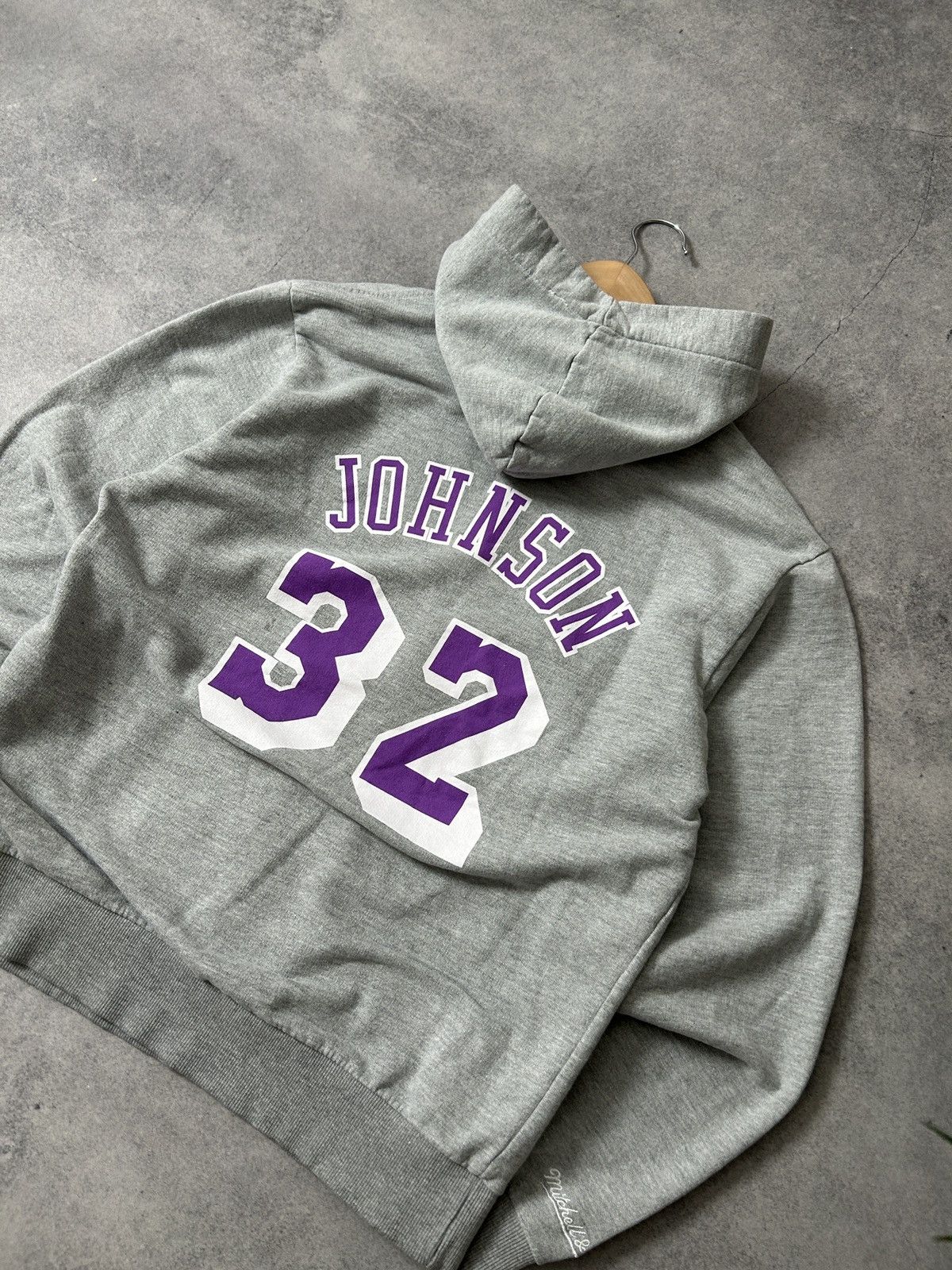 Mitchell & Ness Mitchell&Ness Big Logo Lakers Johnson 32# hoodies grey mens Size US M / EU 48-50 / 2 - 4 Thumbnail