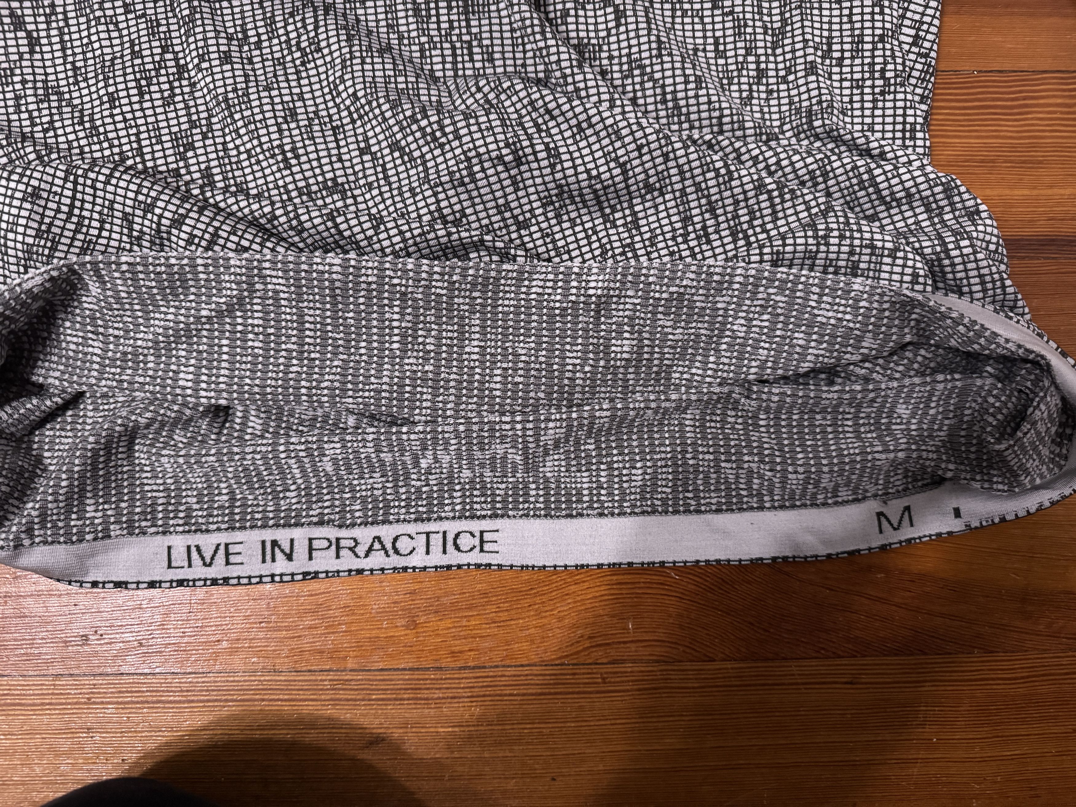 Lululemon Lululemon Metal Vent Tech Hoodie Space Code Graphite Vapor Size US M / EU 48-50 / 2 - 5 Thumbnail