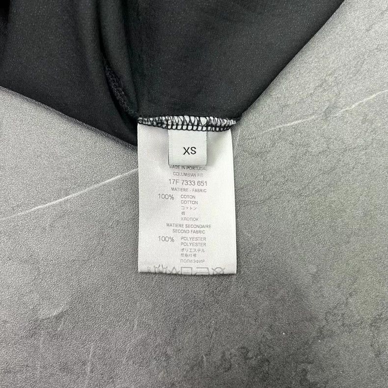 Givenchy Givenchy Big Ripped Hole Short Sleeve OS XS Size US XS / EU 42 / 0 - 7 Thumbnail