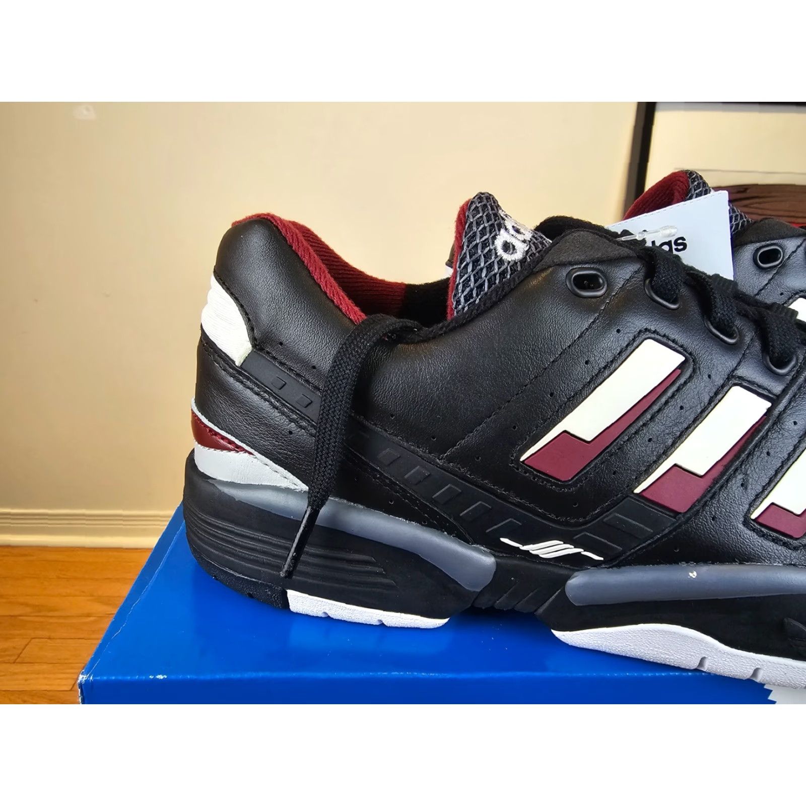 Adidas ADIDAS TORSION COMP CORE BLACK EE7378 SZ 9 Mens Sneakers System Core Black 9 Adidas Torsion Comp Size US 9 / EU 42 - 2 Thumbnail