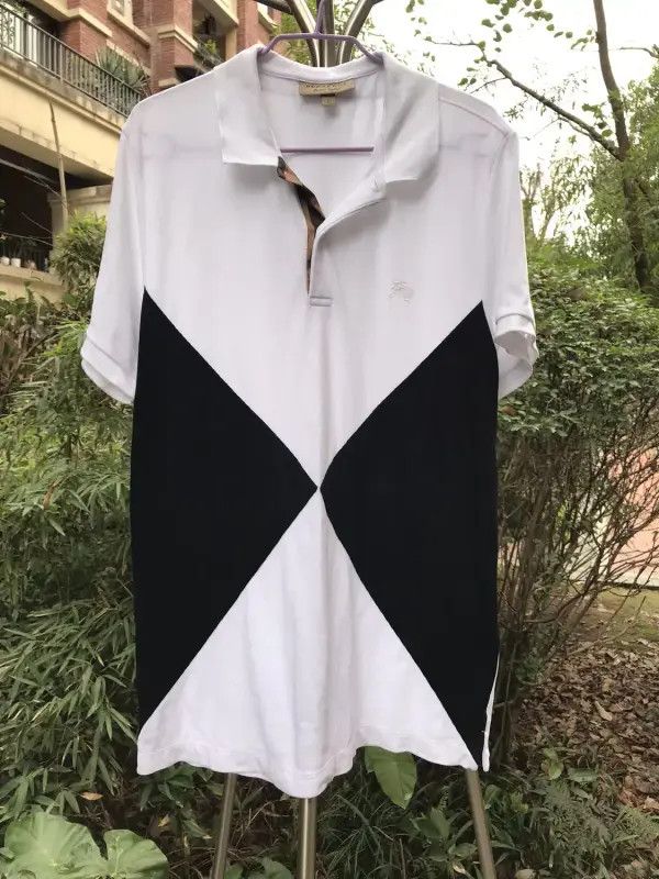 Burberry Burberry Men's Short Sleeve Summer Tee Size US L / EU 52-54 / 3 - 1 Thumbnail