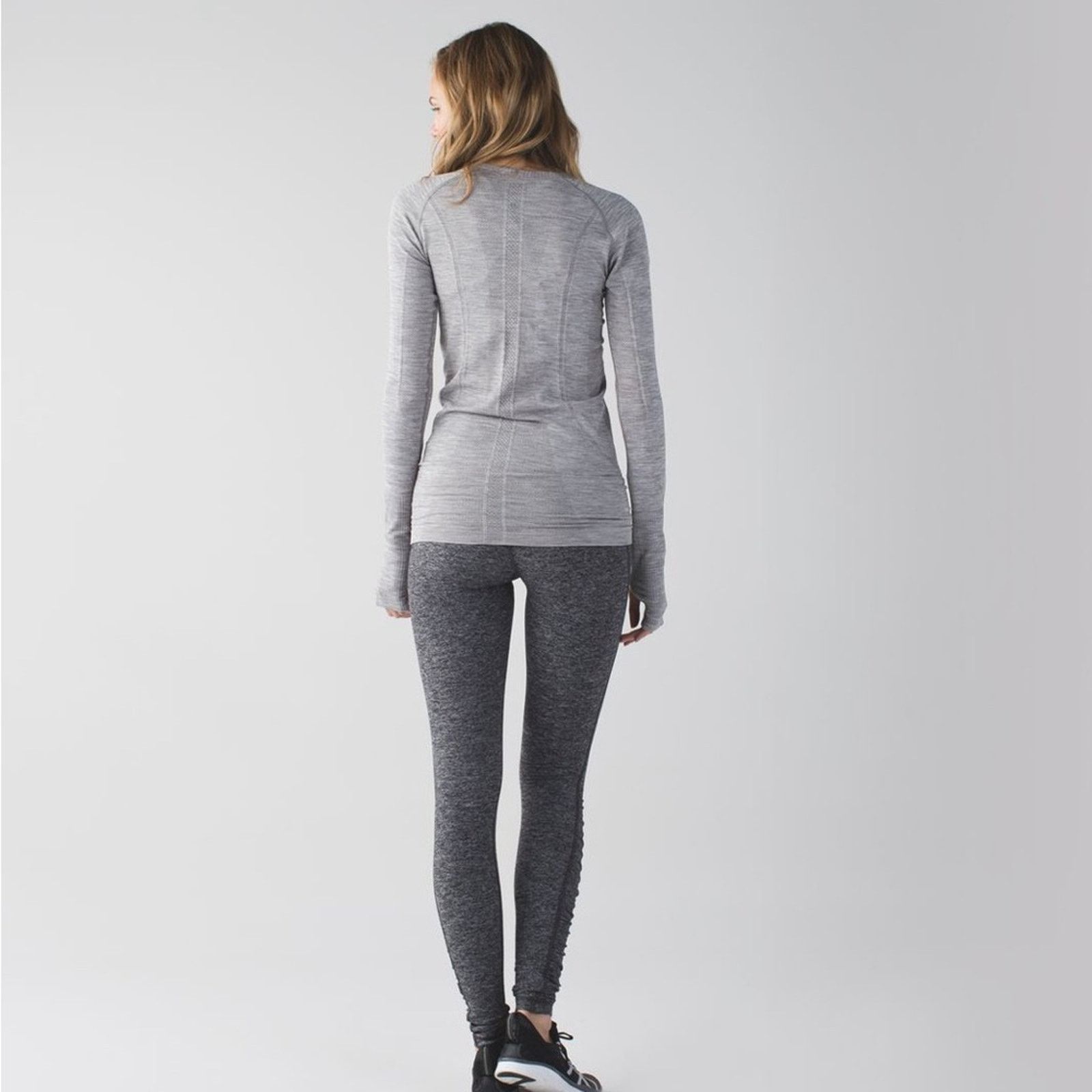Lululemon Lululemon Run Turn Around Tight Women’s 4 Heathered Black Size 27" / US 4 / IT 40 - 2 Thumbnail