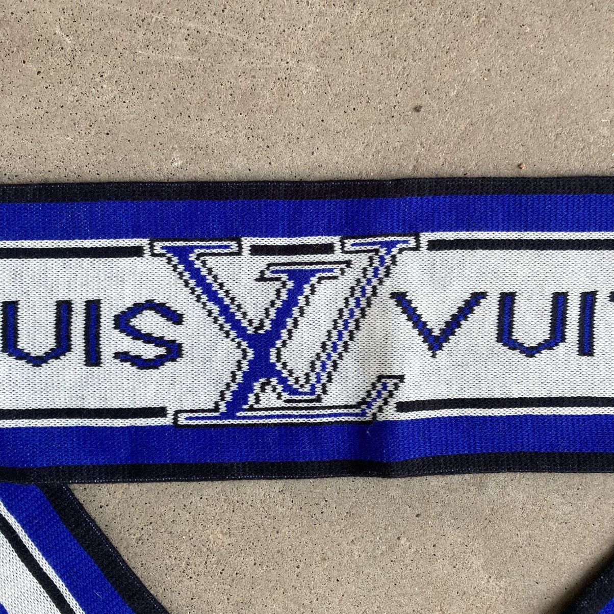 Deals LV scarf “send me an offer”