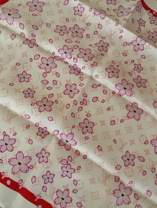 Louis Vuitton Louis Vuitton x Takashi Murakami Cherry Blossom Foulard Size ONE SIZE - 9 Thumbnail