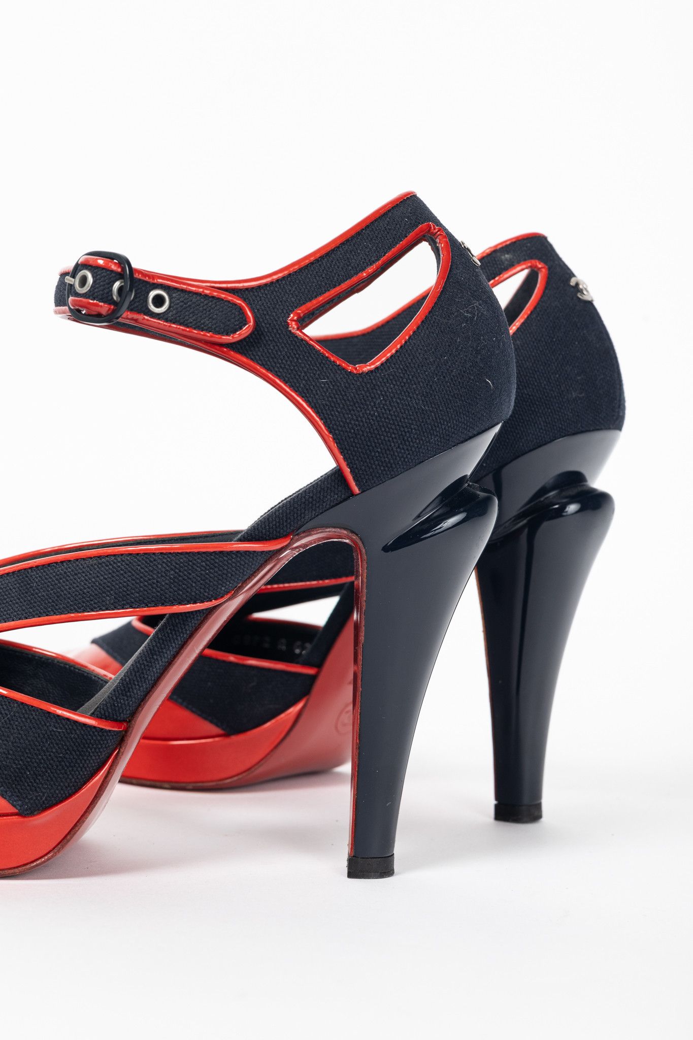 Chanel Chanel SS/08 Runway Navy Canvas & Red Patent Leather Sandals Size US 10.5 / IT 40.5 - 9 Thumbnail