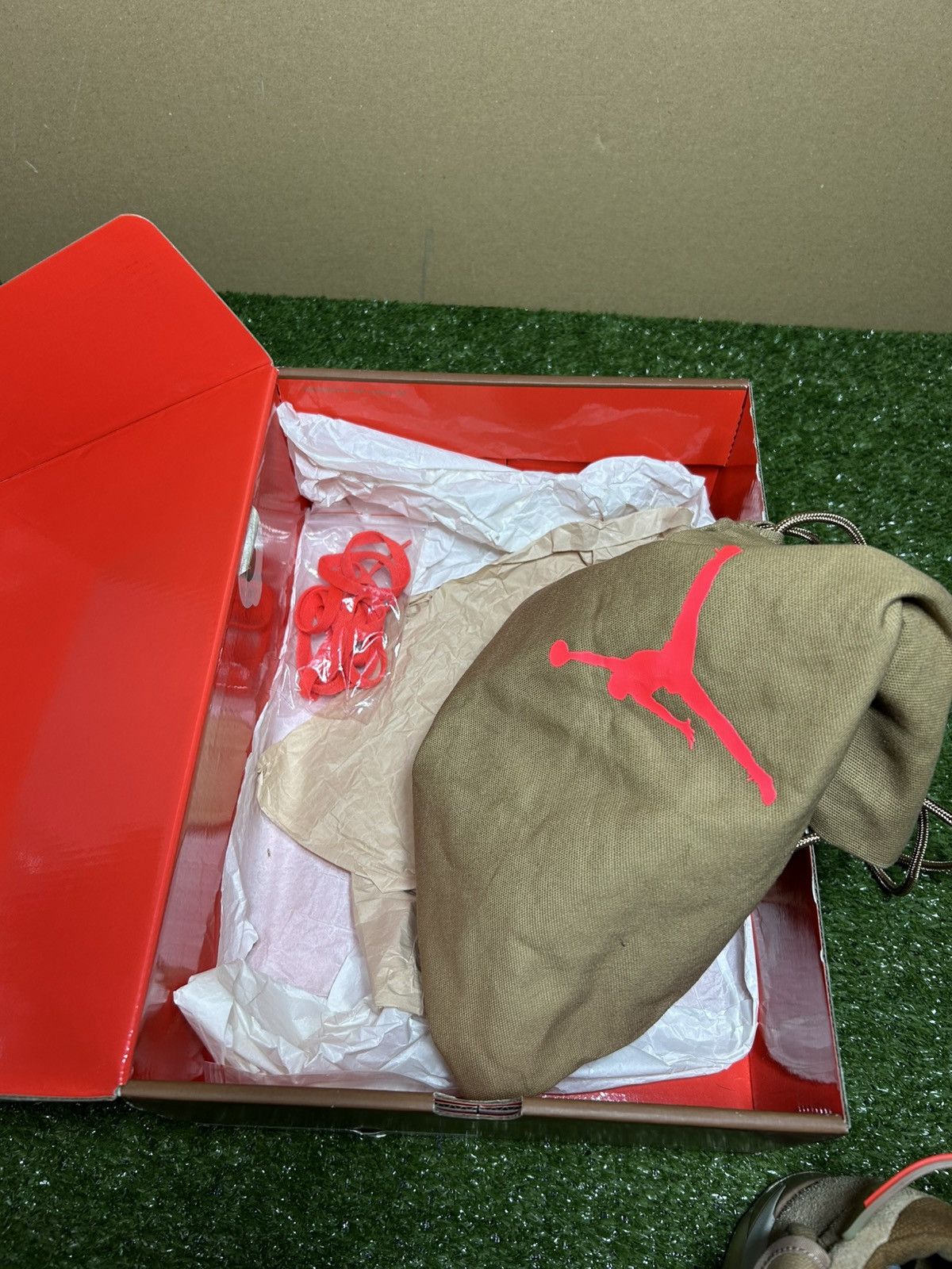 Jordan Brand × Travis Scott Jordan 6 Travis Scott British Khaki Size US 9 / EU 42 - 12 Thumbnail