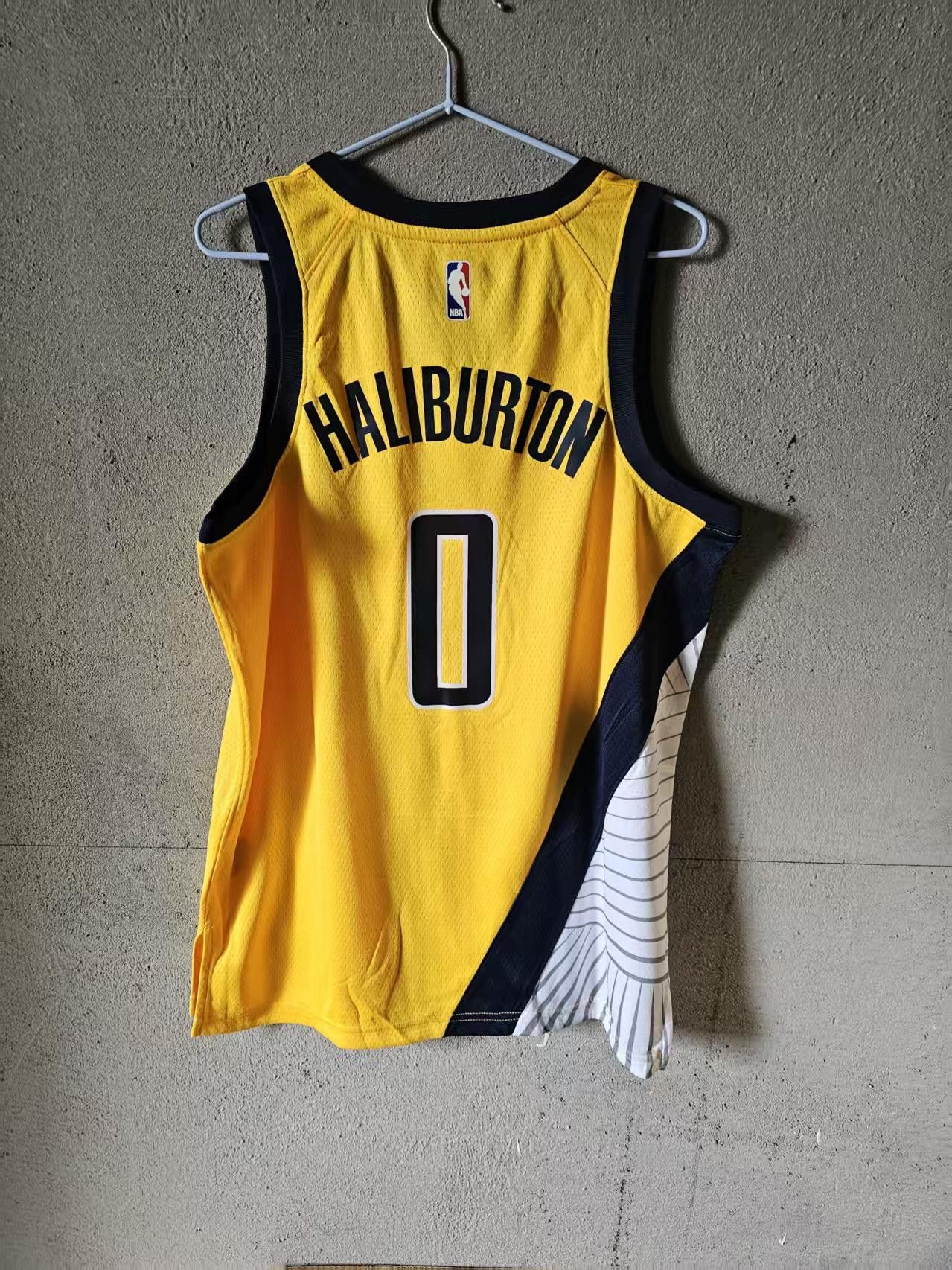 NBA Indiana Pacers Tyrese Haliburton Jersey L Size US L / EU 52-54 / 3 - 3 Thumbnail