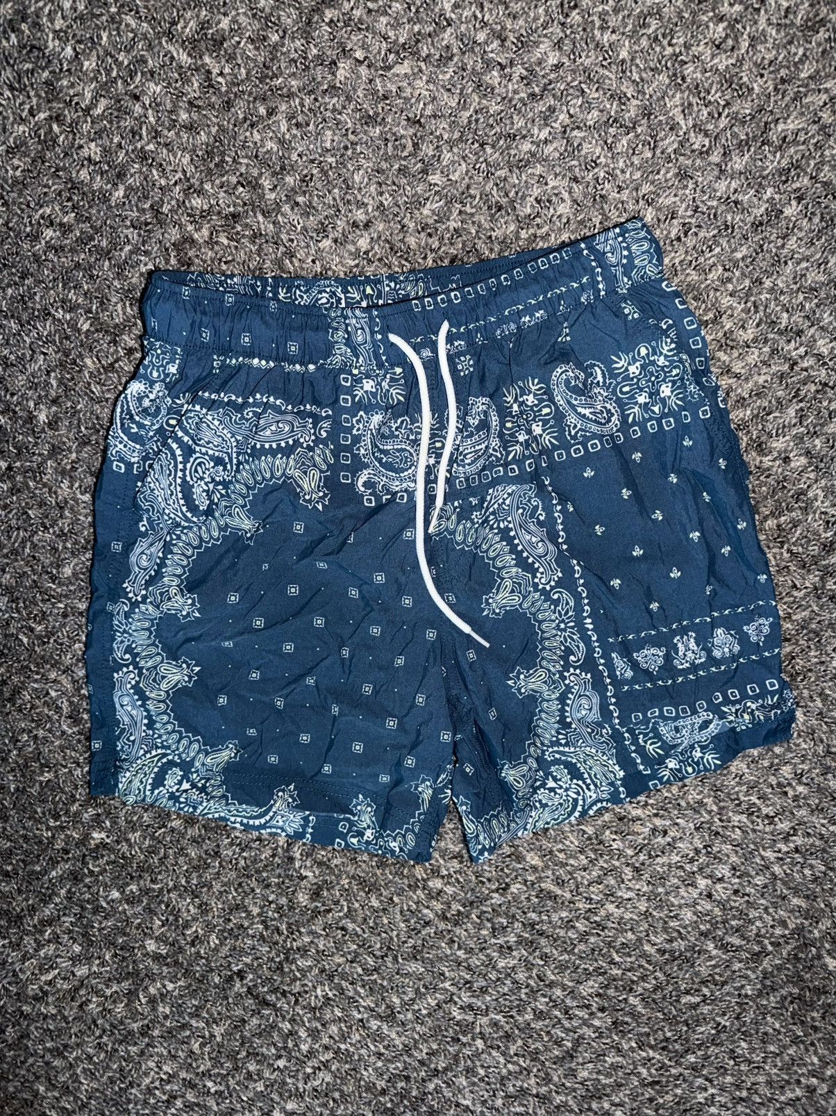 Urban Outfitters Blue Bandana Swimtrunks / Shorts Size US 31 - 1 Thumbnail