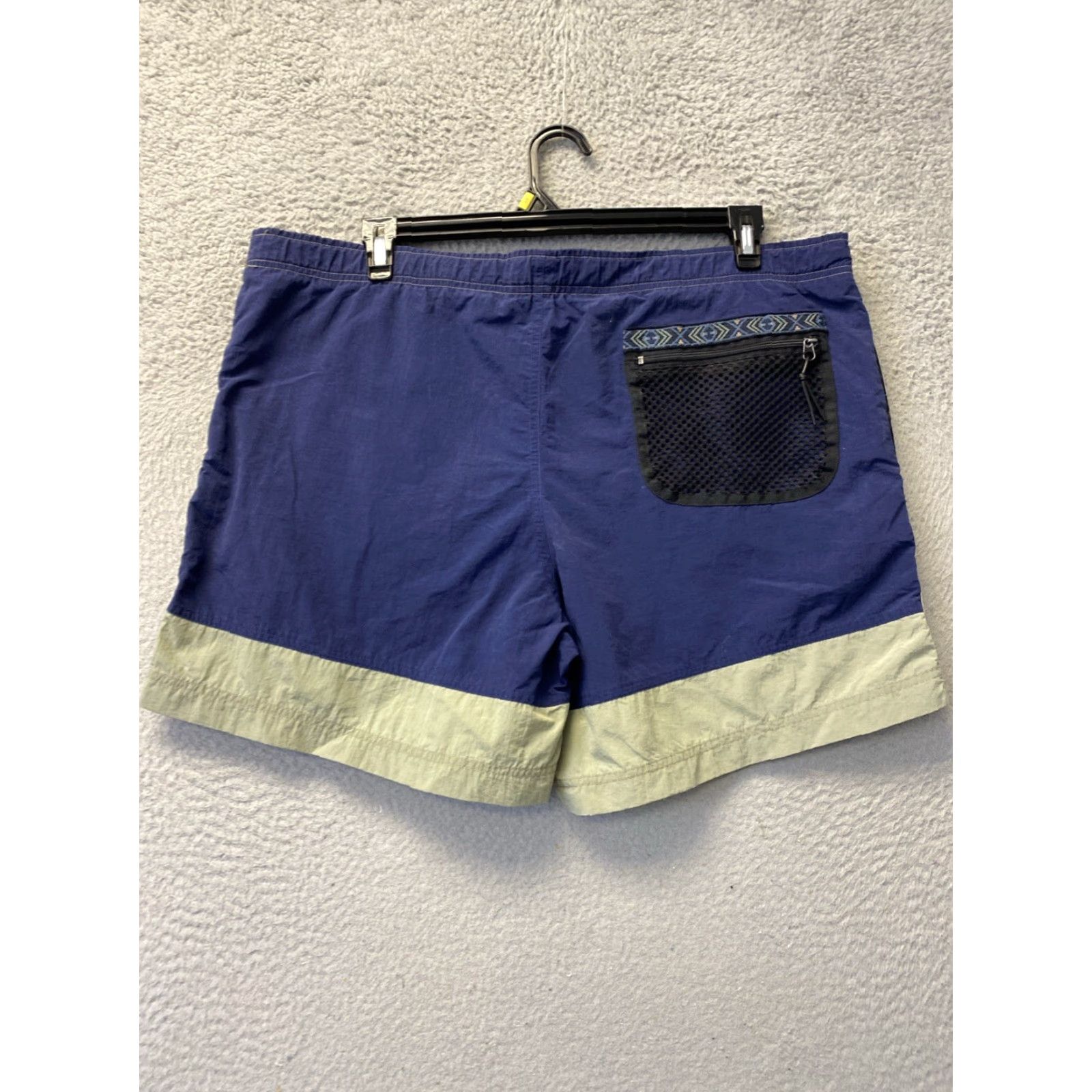 Olive VINTAGE Oregon Shorts Mens M Olive Green Casual Surf Baggies Lined Pockets 80s 90s Size US 31 - 7 Thumbnail