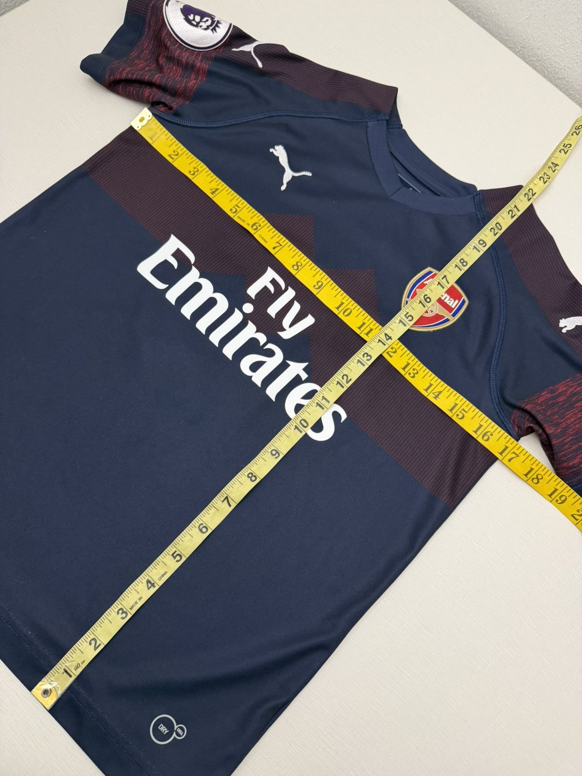 Puma ARSENAL LONDON #10 OZIL AWAY SOCCER JERSEY PUMA YOUTH LARGE Size US XS / EU 42 / 0 - 5 Thumbnail