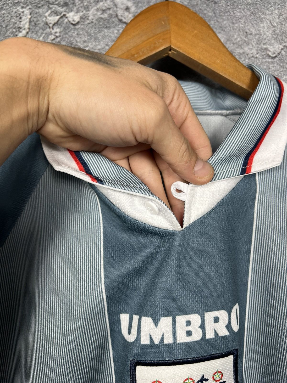 Umbro Vintage Umbro 1996 England #9 Shearer Jersey T-shirt Size US L / EU 52-54 / 3 - 10 Thumbnail