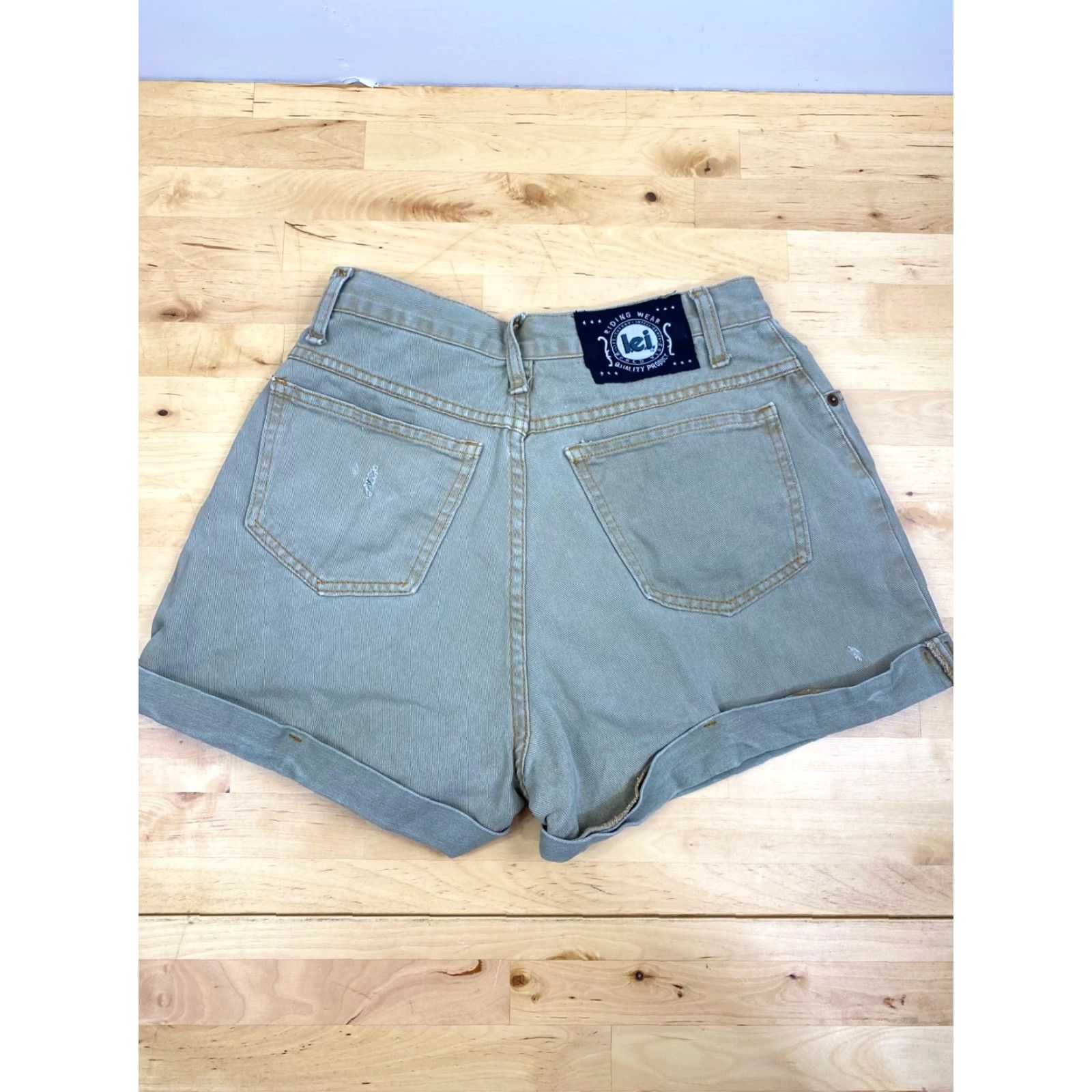 Vintage VINTAGE LEI Shorts Bermuda 5 Pocket High Rise Cuffed Women’s Green Denim 25 in Waist Size 11 Distress 2610 Size 42" / US 20 - 2 Thumbnail