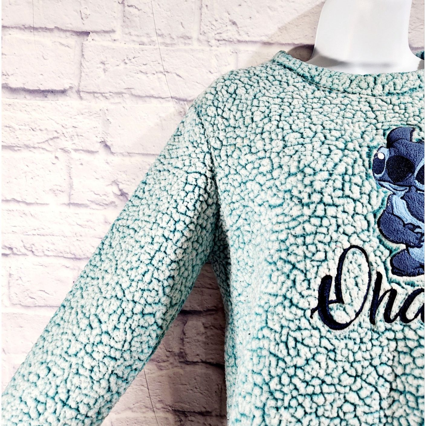 Disney Disney Green Stitch Ohana Faux Fur Sleepwear Top Small Size S / US 4 / IT 40 - 2 Thumbnail
