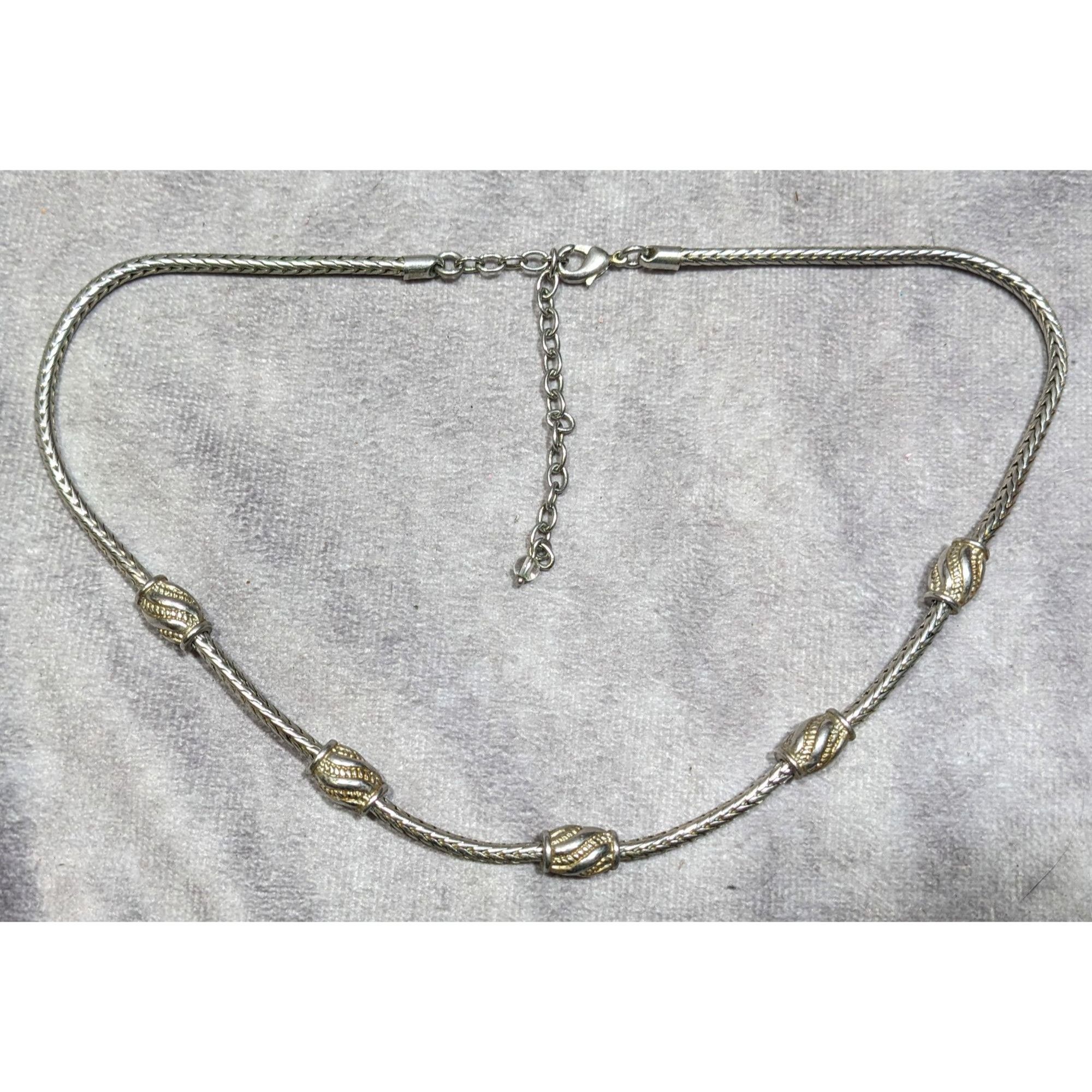 Other Modernist Metallic Silver Tone Station Necklace On Snake Cha Size ONE SIZE - 6 Thumbnail
