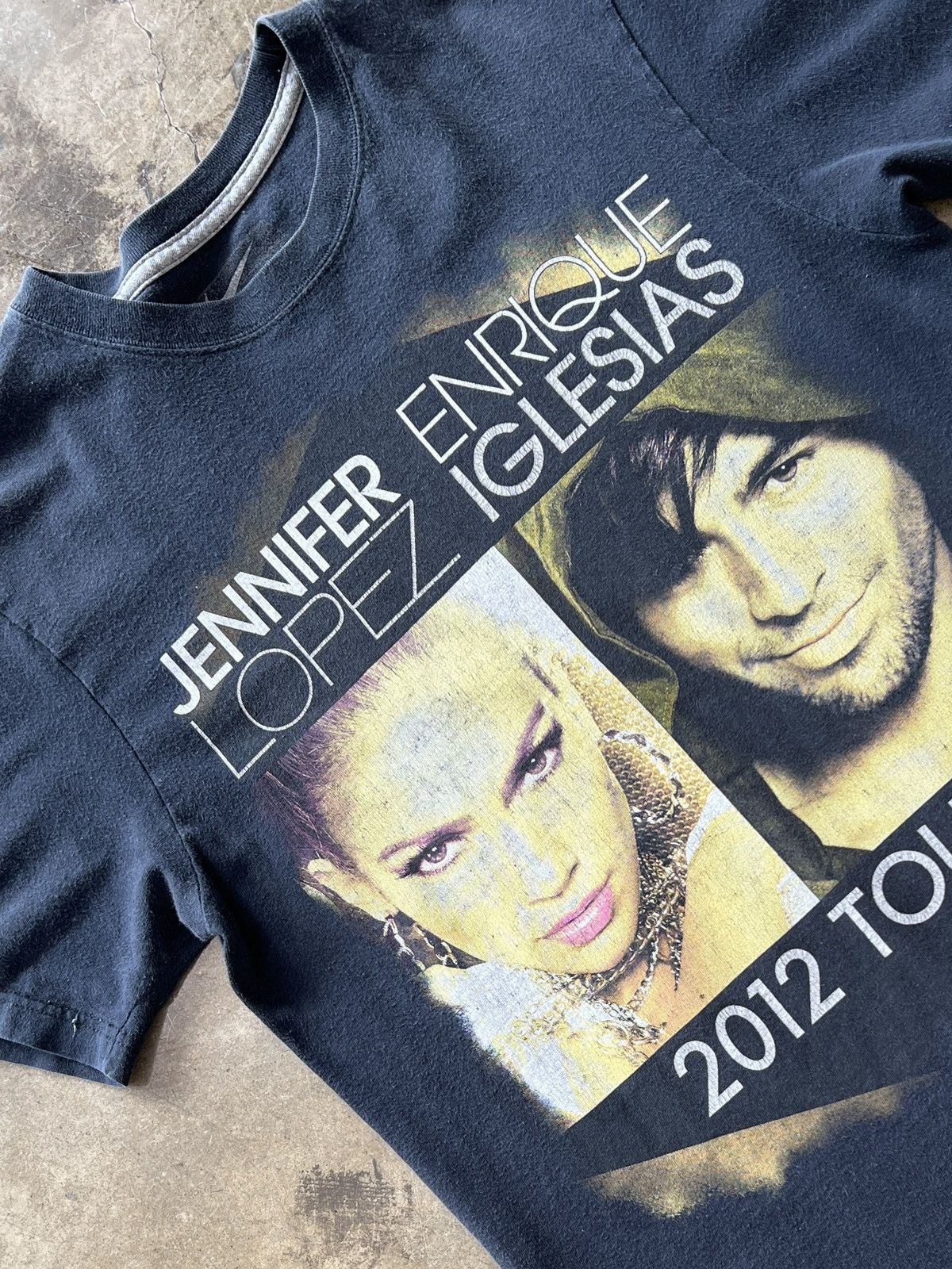 Vintage Jennifer Lopez Enrique Iglesias 2012 Tour Tee Small Size US S / EU 44-46 / 1 - 1 Thumbnail