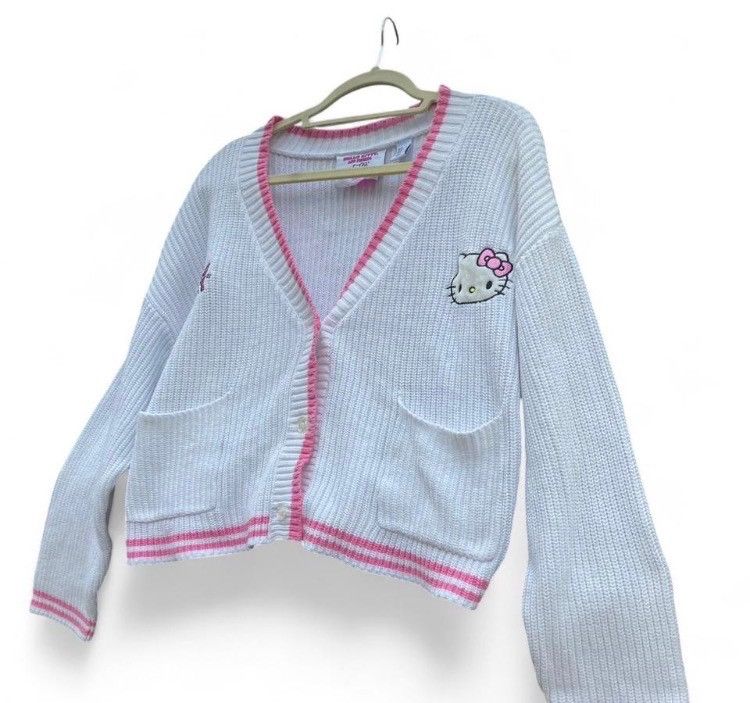 Forever 21 Forever 21 x Sanrio Hello Kitty cardigan in size XL Size XL / US 12-14 / IT 48-50 - 2 Thumbnail