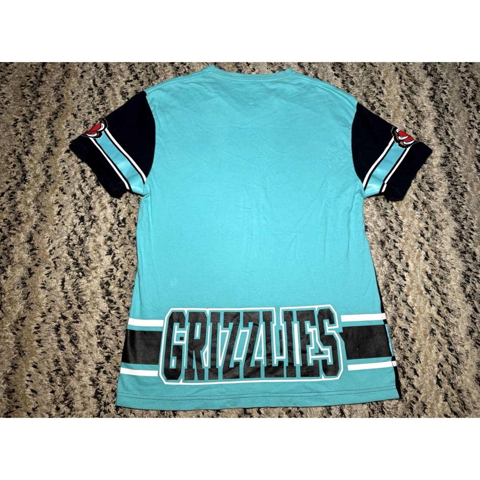 Mitchell & Ness Vancouver Grizzlies Shirt NBA Basketball T Shirt Mitchell & Ness Wrap Around Lrg Shirt Mens 30.5 in long Green L Size US L / EU 52-54 / 3 - 4 Thumbnail