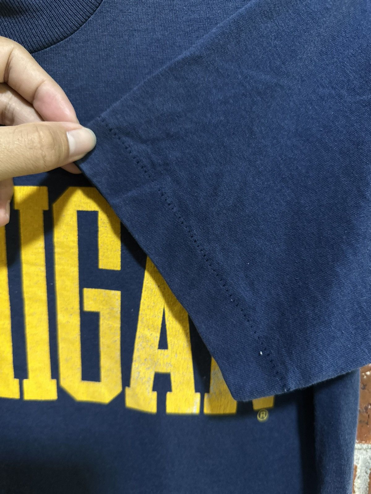 Vintage Vintage 90s University Michigan Faded Tee Size US M / EU 48-50 / 2 - 3 Thumbnail