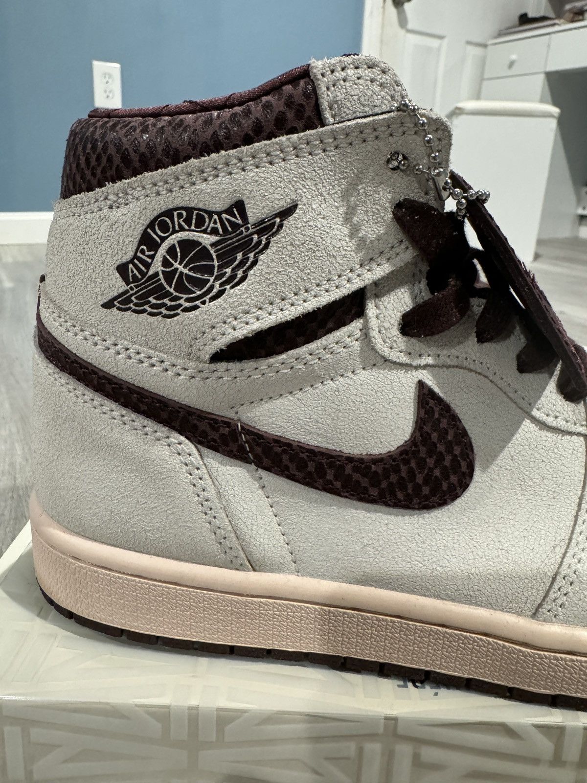 A Ma Maniere × Jordan Brand Jordan 1 A Ma Maníere Size US 9.5 / EU 42-43 - 7 Thumbnail