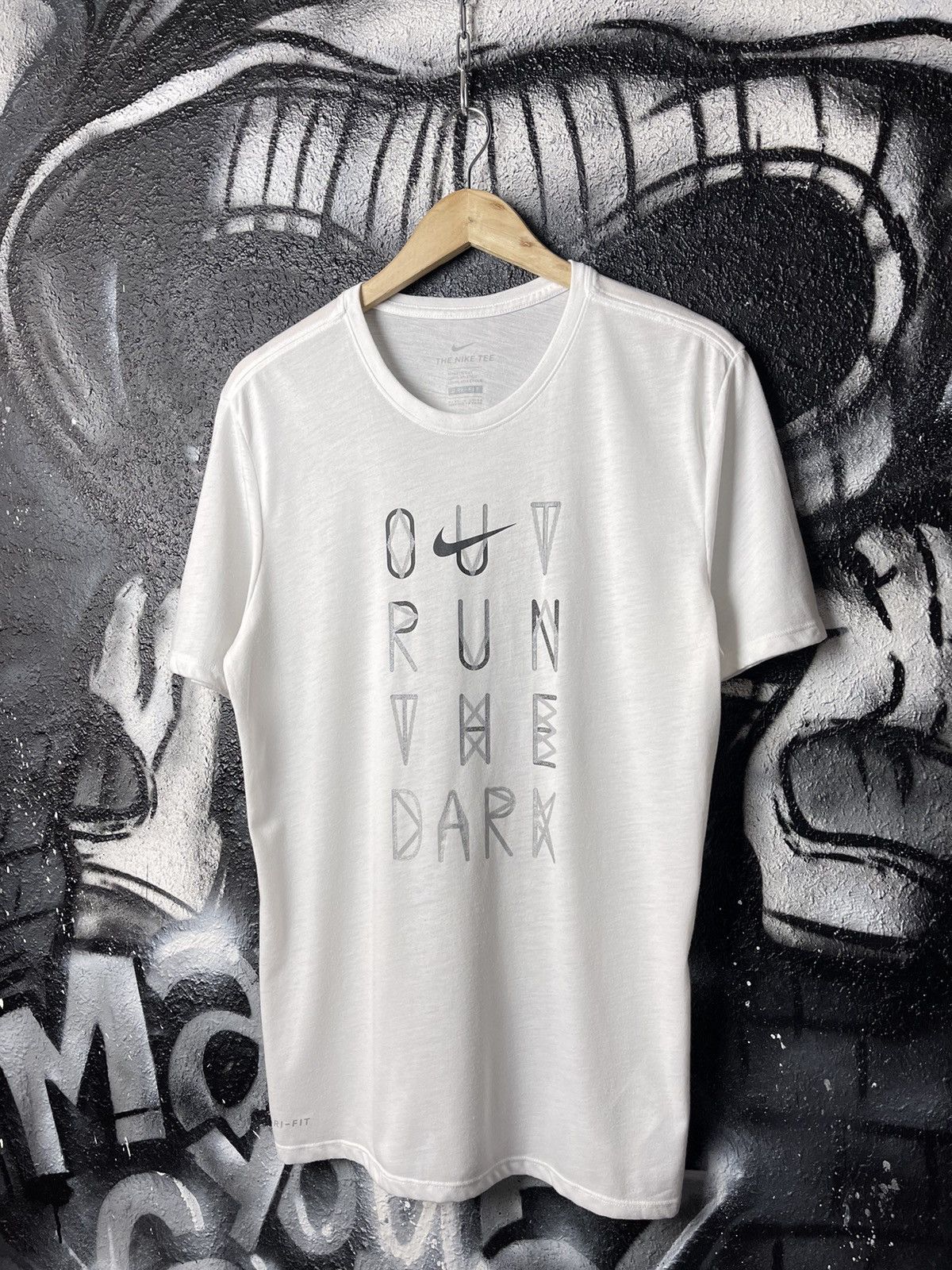 Nike Nike Dri-Fit Tee Out Run The Dark Front Logo White T-Shirt Men’s Size Medium Size US M / EU 48-50 / 2 - 1 Thumbnail